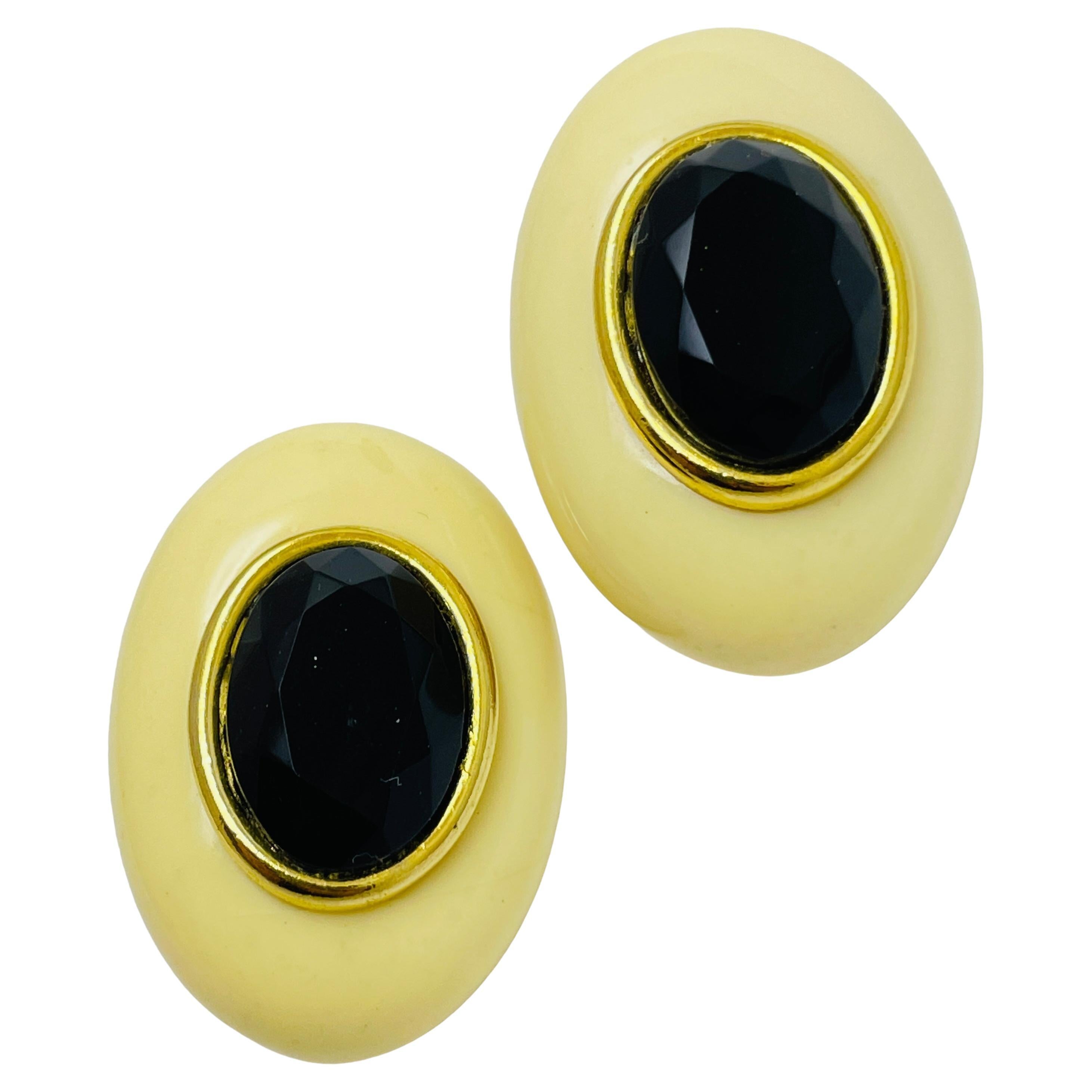 KENNETH LANE signed vintage gold lucite designer clip on earrings For Sale