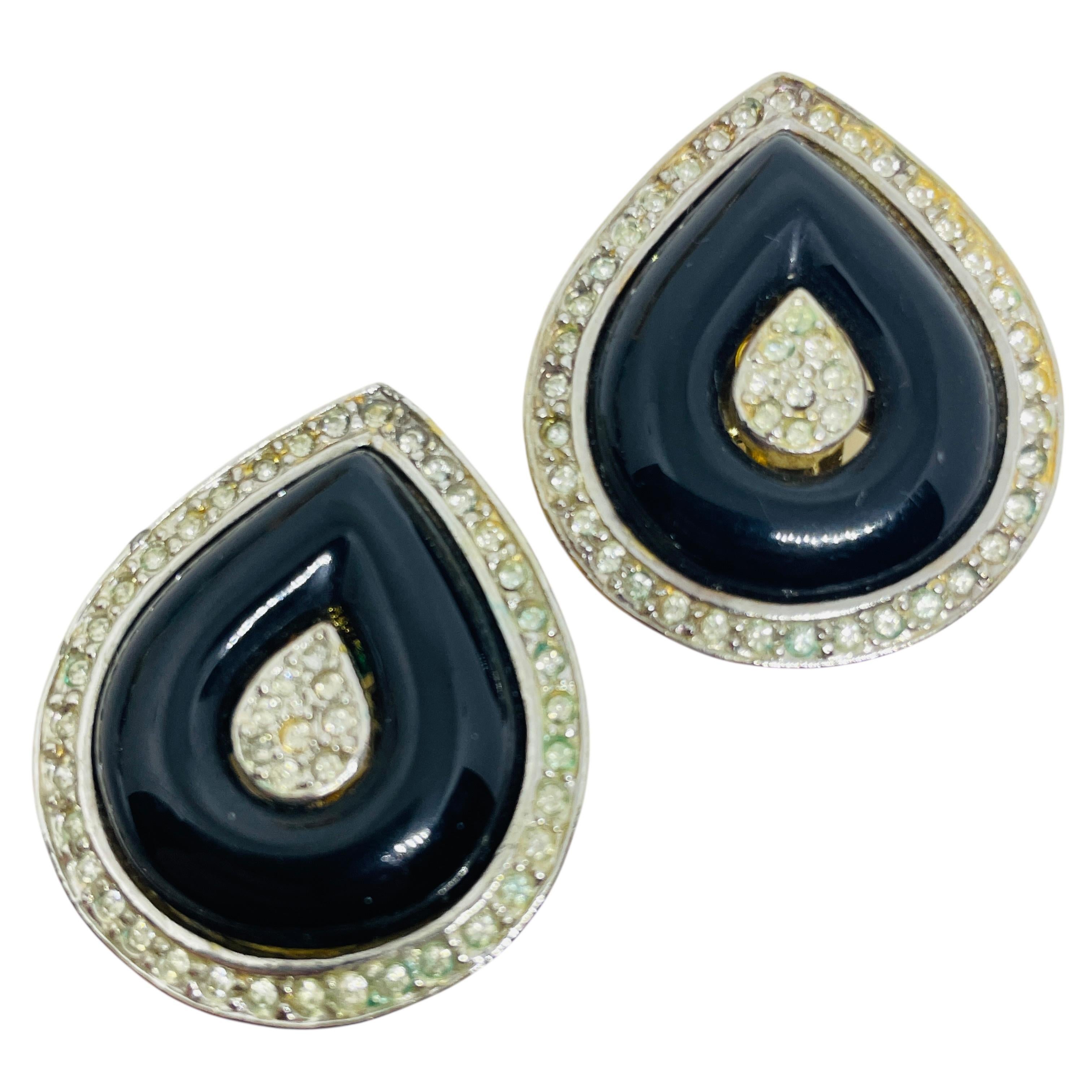 KENNETH LANE signiert Vintage Gold Harz Strass Designer Clip auf Ohrringe im Angebot 1