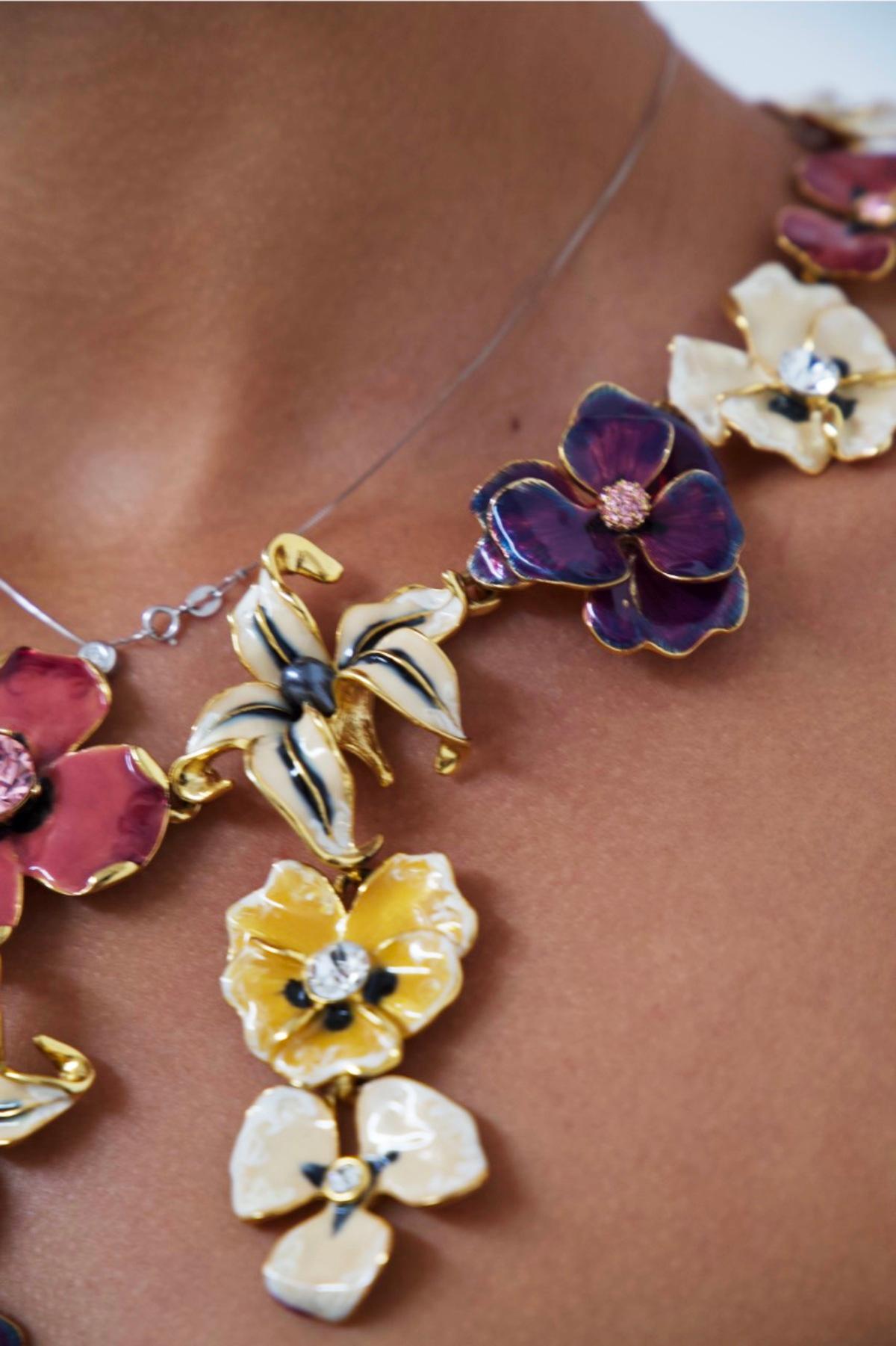 Kenneth Lane Collier pendentif à fleurs vintage Bon état - En vente à Milano, IT