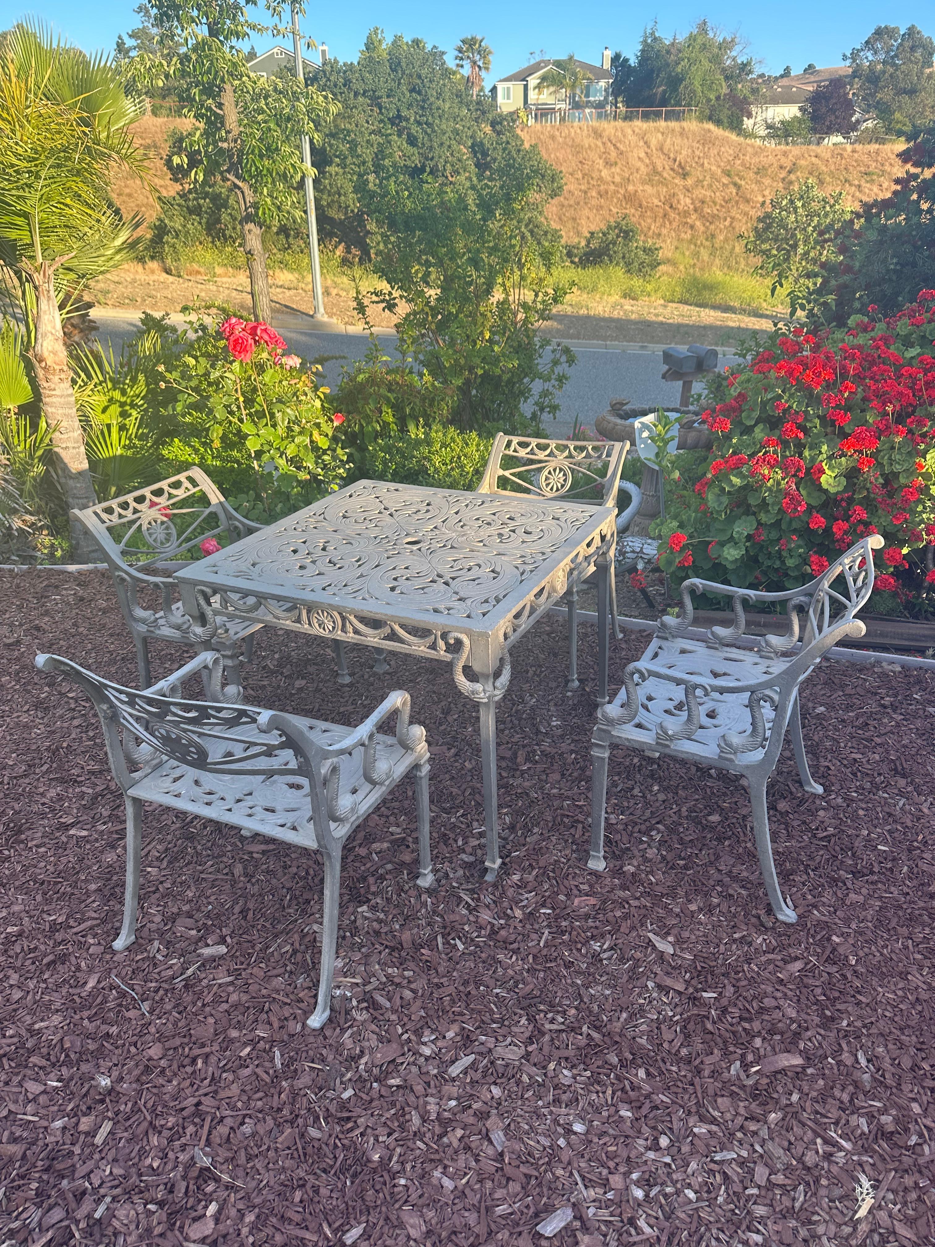 American Classical Kenneth Lynch and Sons Filigree Design Star& Dolphin patio set, Rare, circa 1950 For Sale