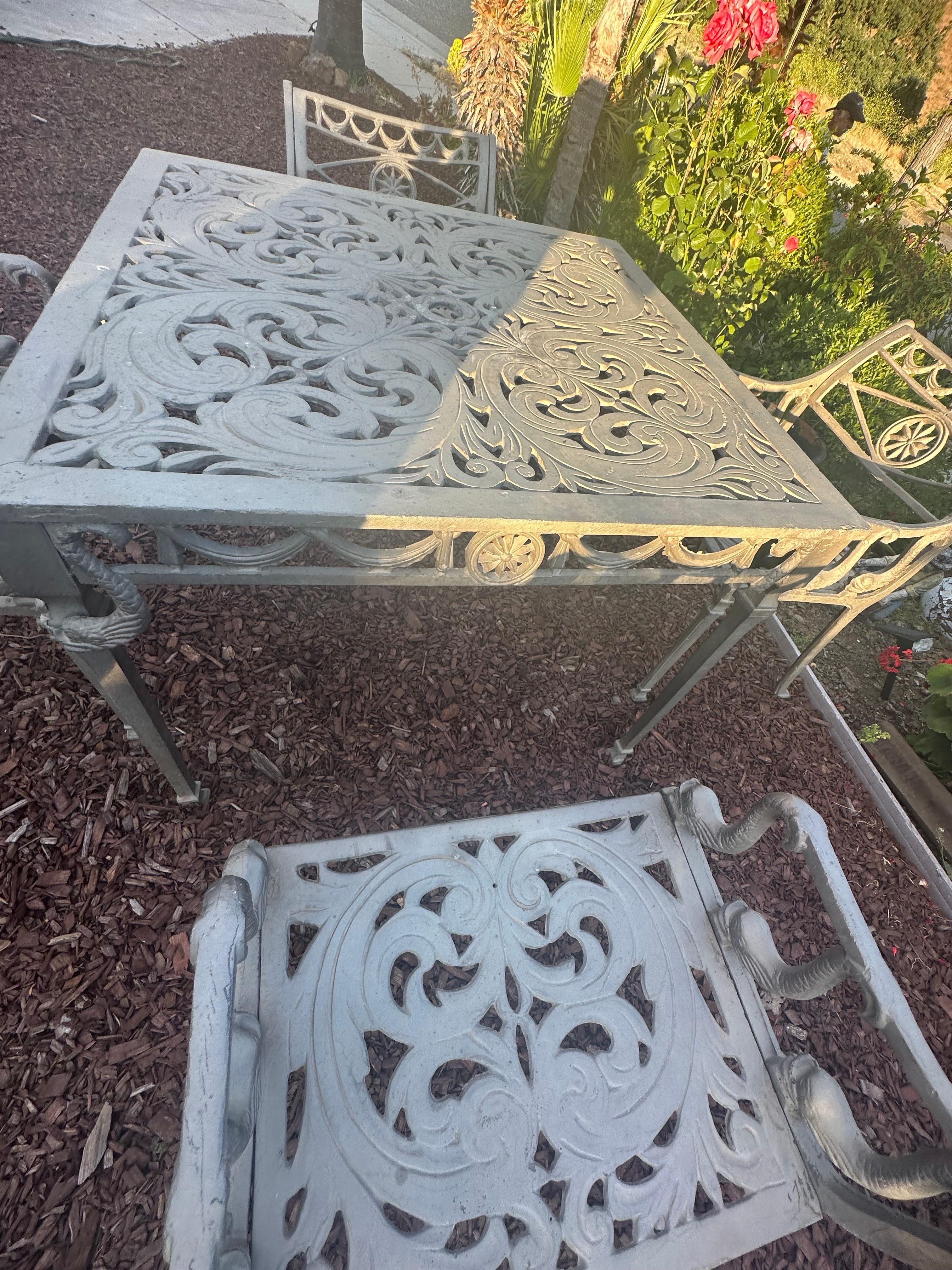 Mid-20th Century Kenneth Lynch and Sons Filigree Design Star& Dolphin patio set, Rare, circa 1950 For Sale