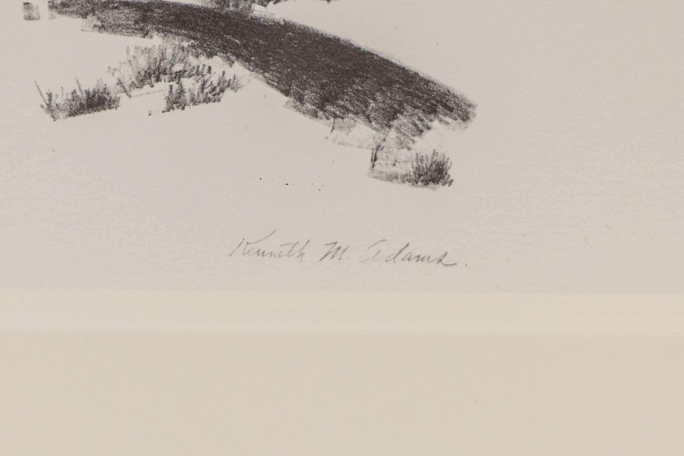 Immergiti nella serena bellezza di un inverno in New Mexico con questa splendida litografia firmata nel 1950, New Mexico Village Under Snow, dell'acclamato artista Kenneth Miller Adams. Questa rara opera d'arte vintage cattura il fascino pacifico di