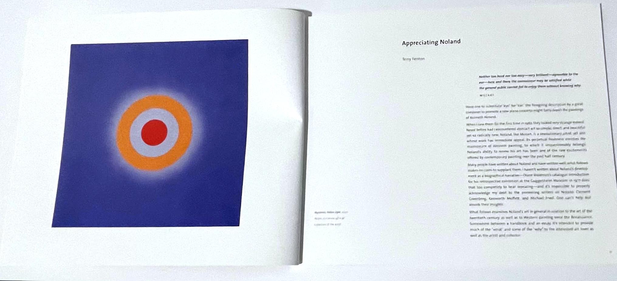 Monographe intitulée Themes and Variations 1958-2000 (signée à la main par Kenneth Noland) en vente 3