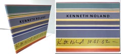 Monographe intitulée Themes and Variations 1958-2000 (signée à la main par Kenneth Noland)
