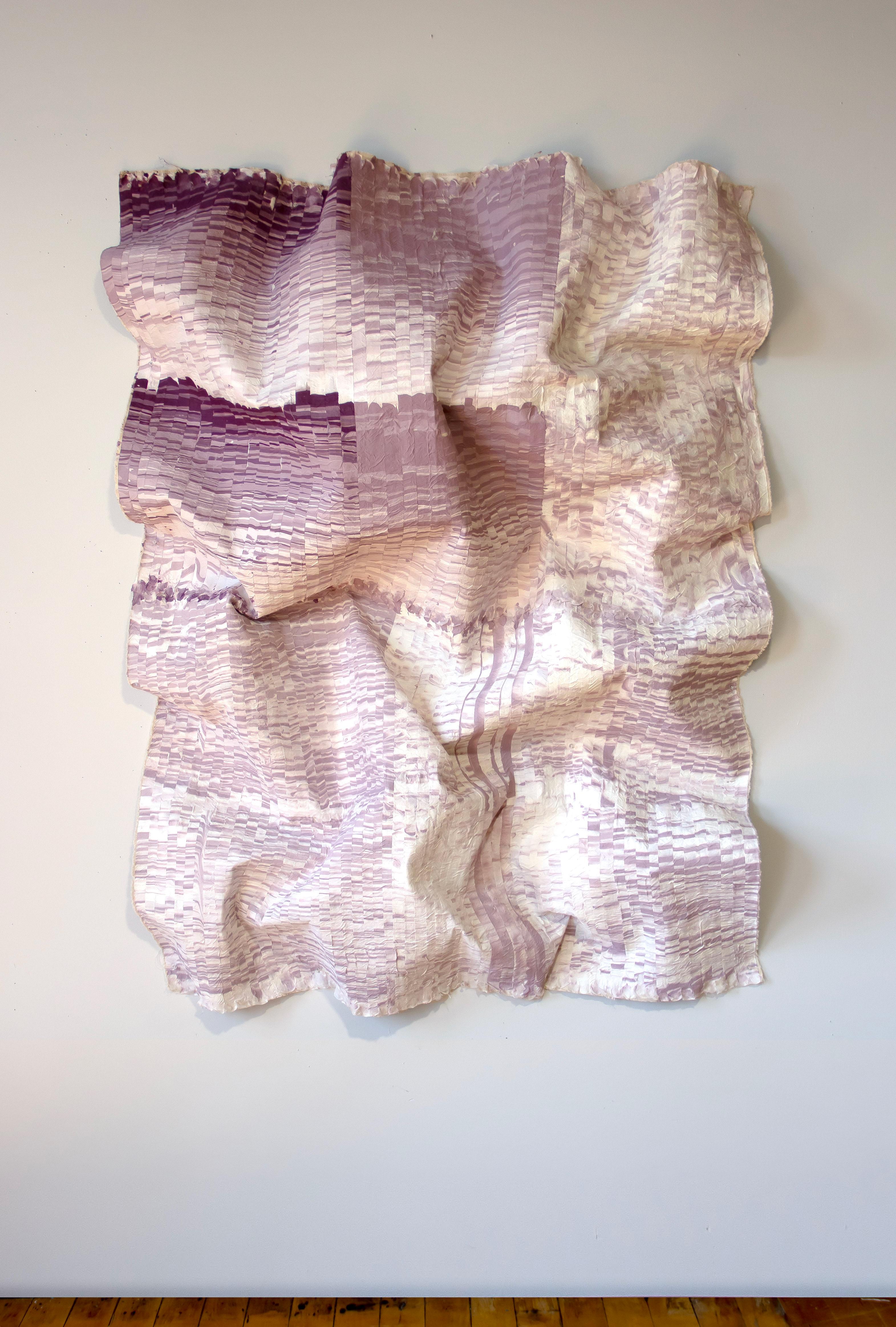 Kenny Nguyen
Bloom n° 2, 2023
Tissu de soie découpé à la main, peinture acrylique, toile, montée sur mur.
72 x 54 pouces
183 x 137 cm
KN025

Kenny Nguyen (né en 1990 dans la province de Ben Tre, au Viêt Nam) crée des peintures expansives,