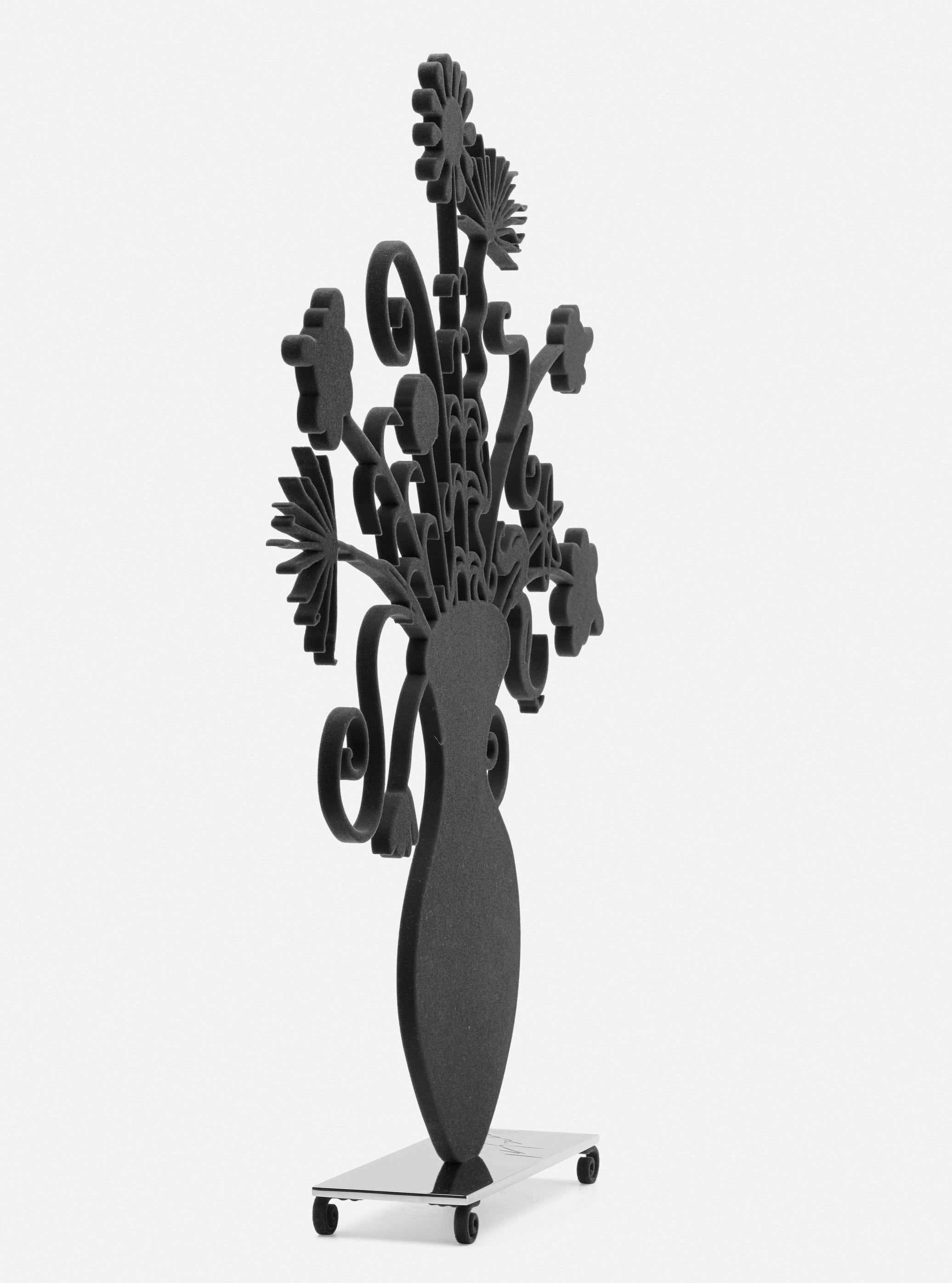 FLORES BLACK (SCULPTURE) - Pop Art Sculpture par Kenny Scharf
