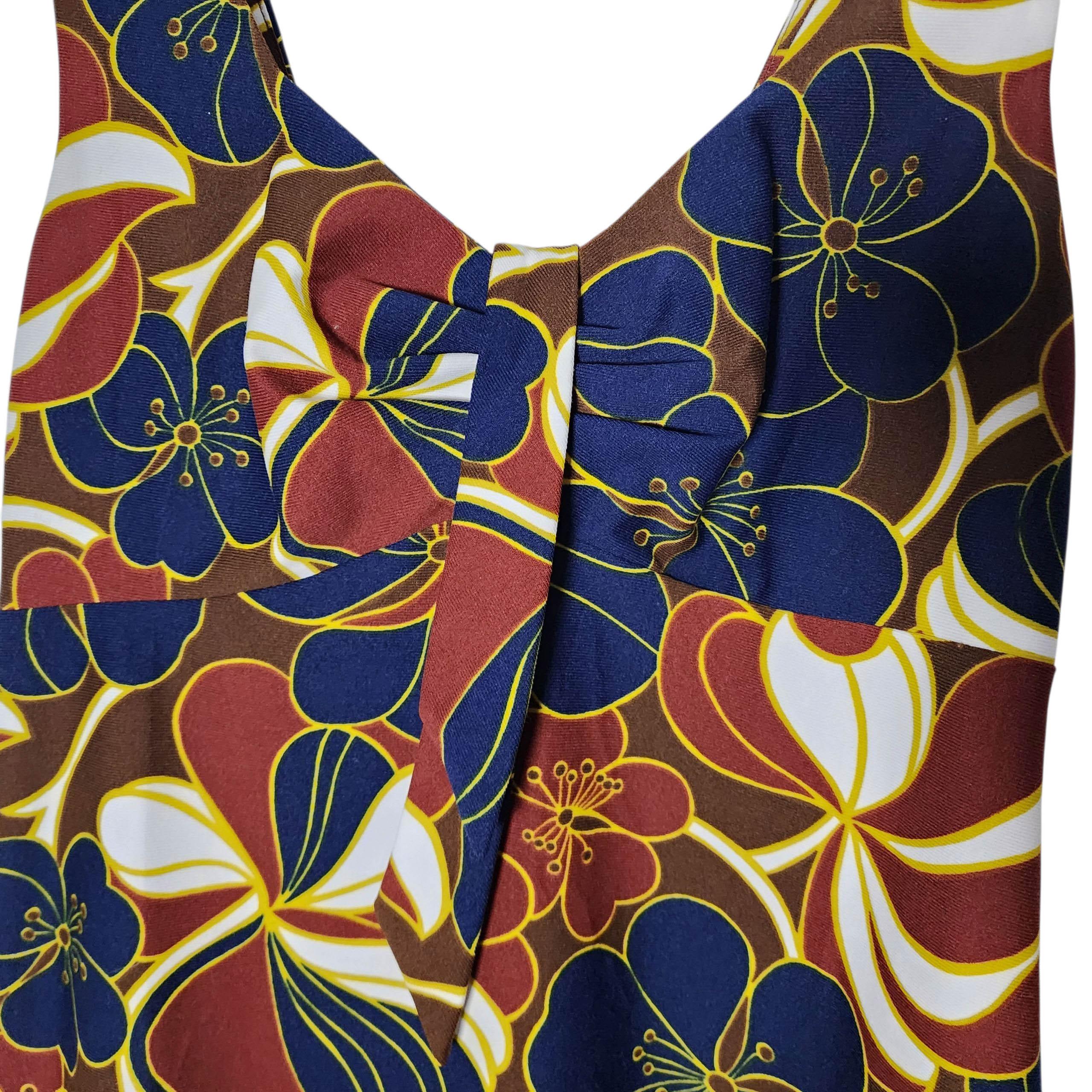 Kenolo Fashions - Robe longue à imprimé floral hawaïen avec nœud, 1970 en vente 10