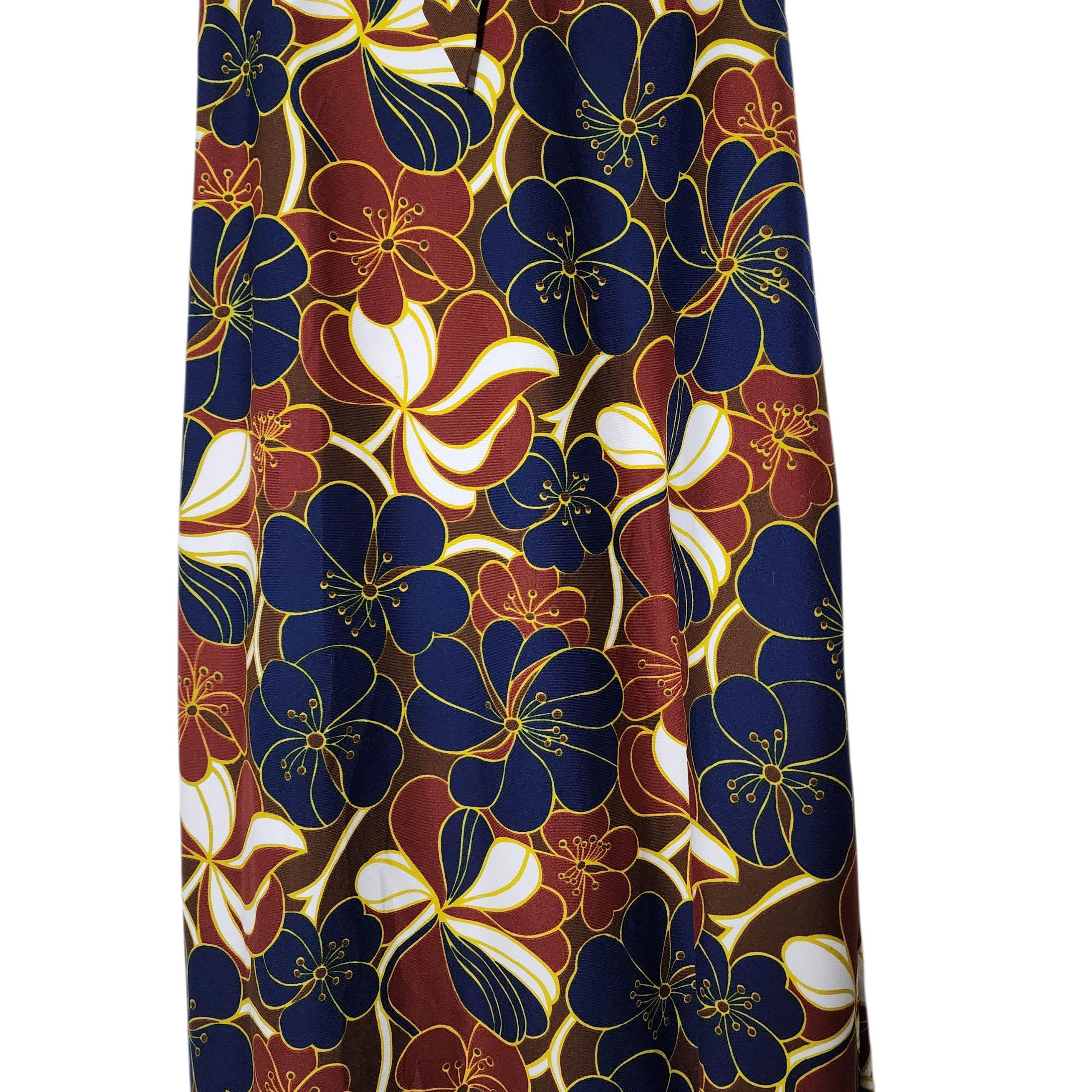 Kenolo Fashions - Robe longue à imprimé floral hawaïen avec nœud, 1970 en vente 13