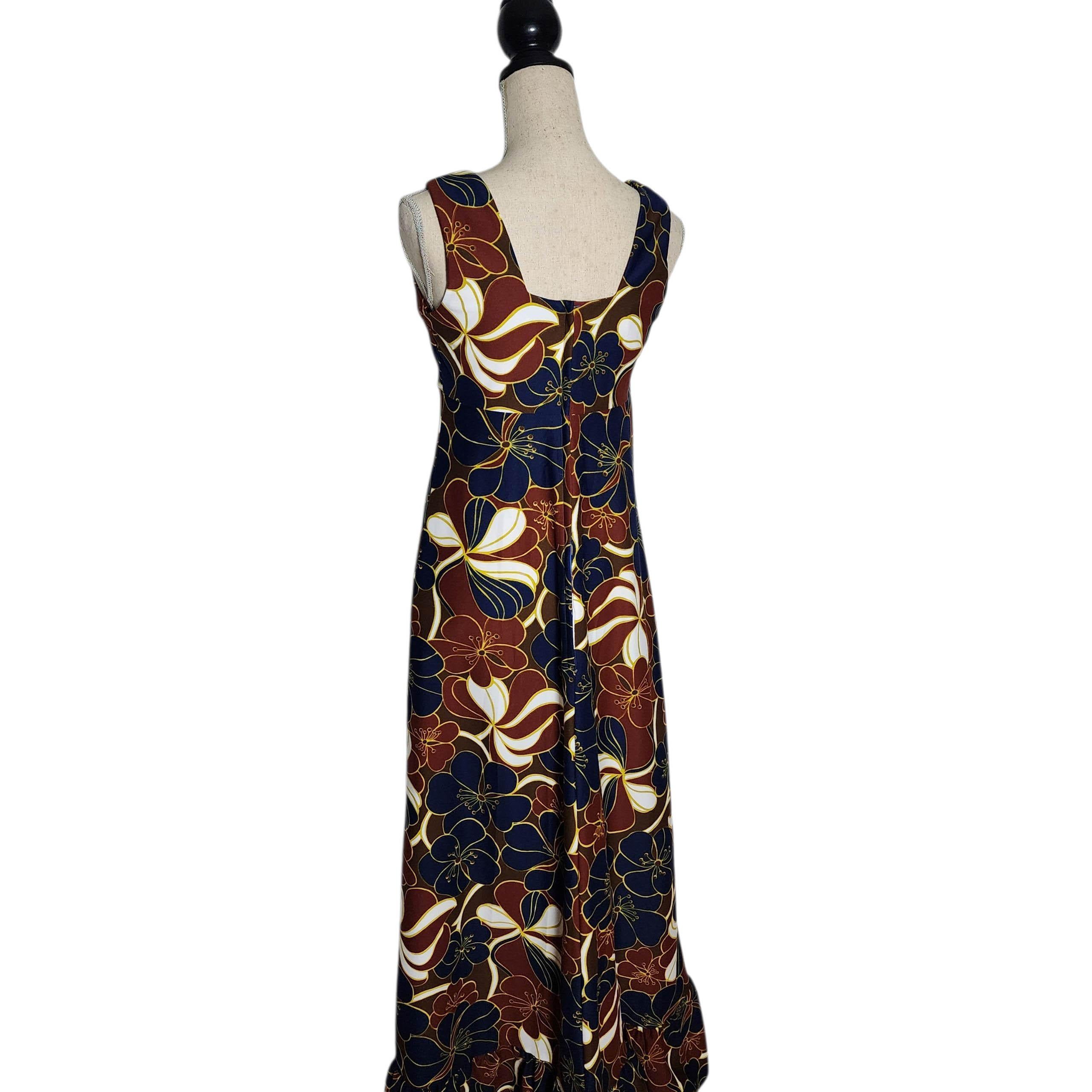 Noir Kenolo Fashions - Robe longue à imprimé floral hawaïen avec nœud, 1970 en vente