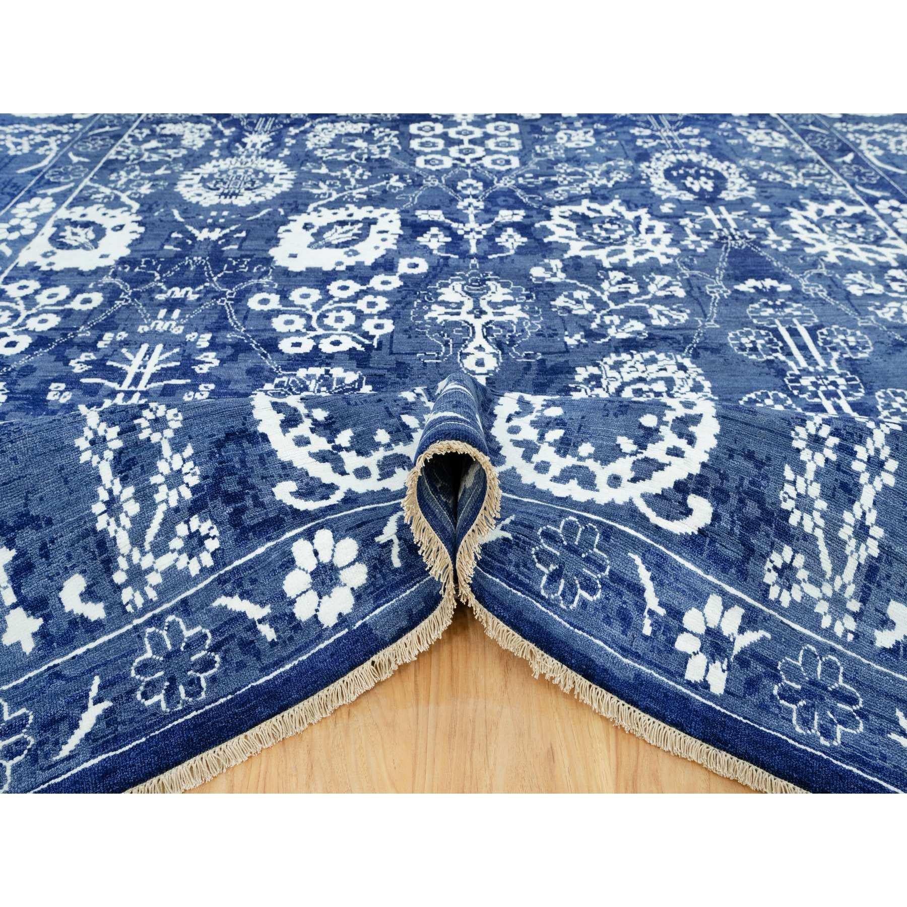 Kensington Blue Tappeto quadrato orientale in lana e seta Tabriz annodato a mano 10' x 10' In condizioni Nuovo in vendita a Carlstadt, NJ