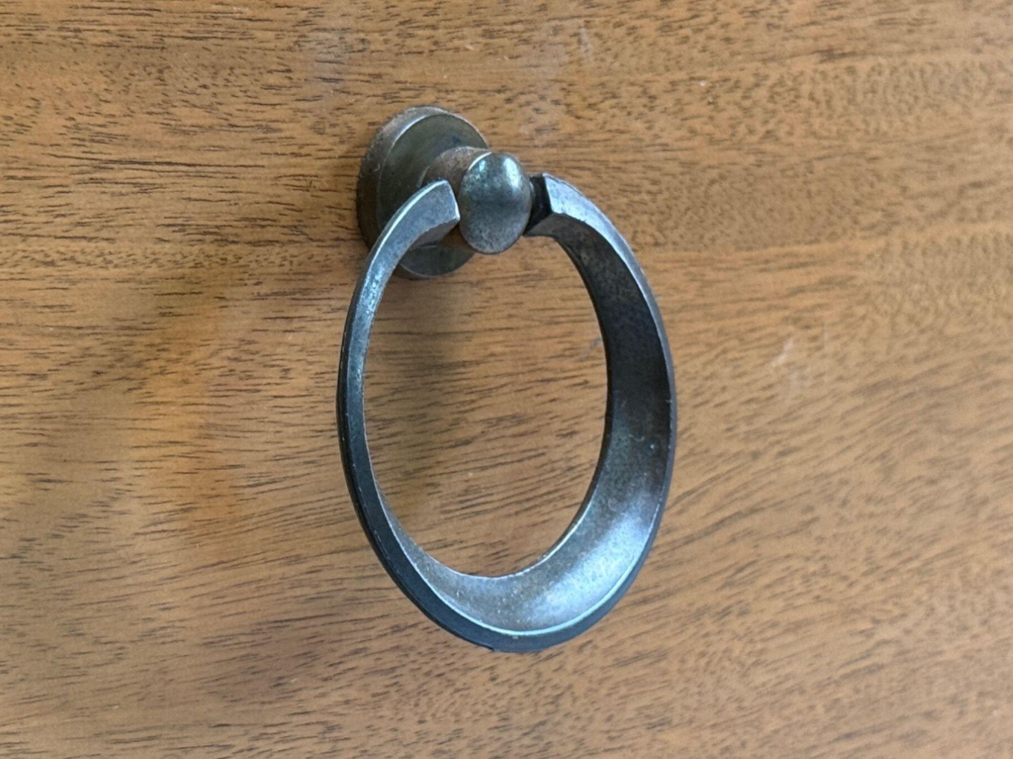 Ottone Kent Coffey, Comò moderno americano, noce, ottone, USA, anni '60 in vendita