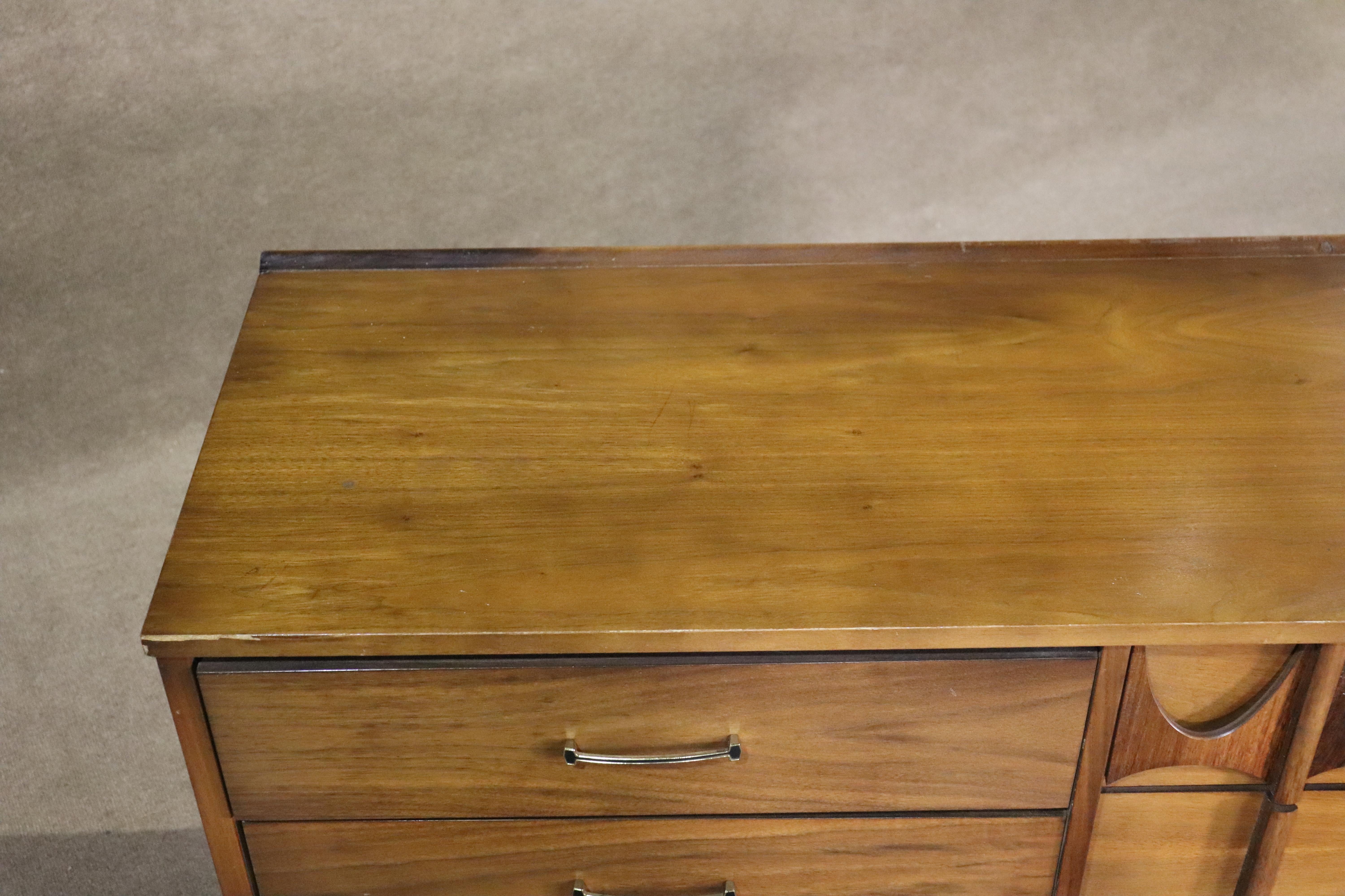 Long buffet 'Brasilia' de Kent Coffey en vente 6