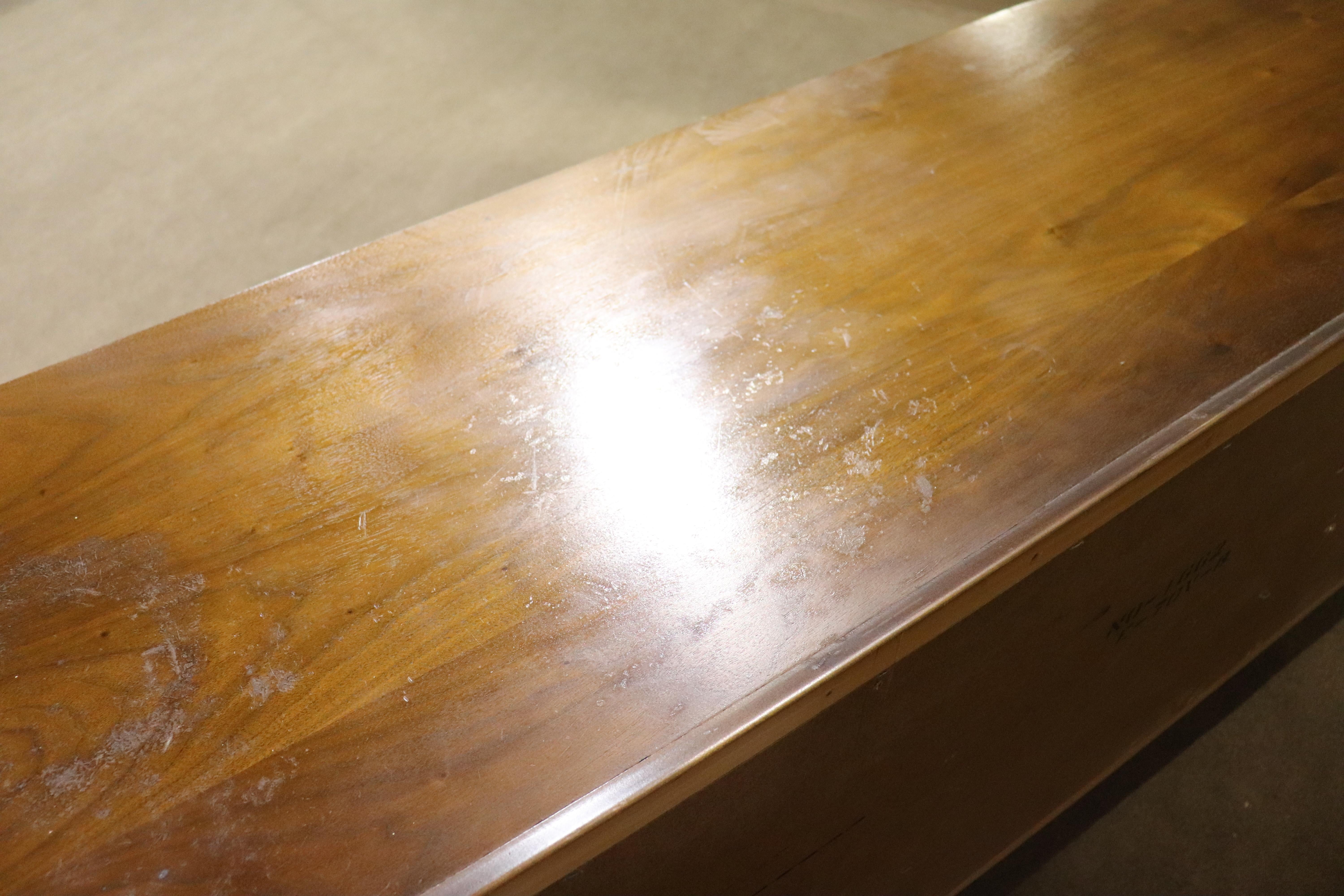 Long buffet 'Brasilia' de Kent Coffey en vente 12