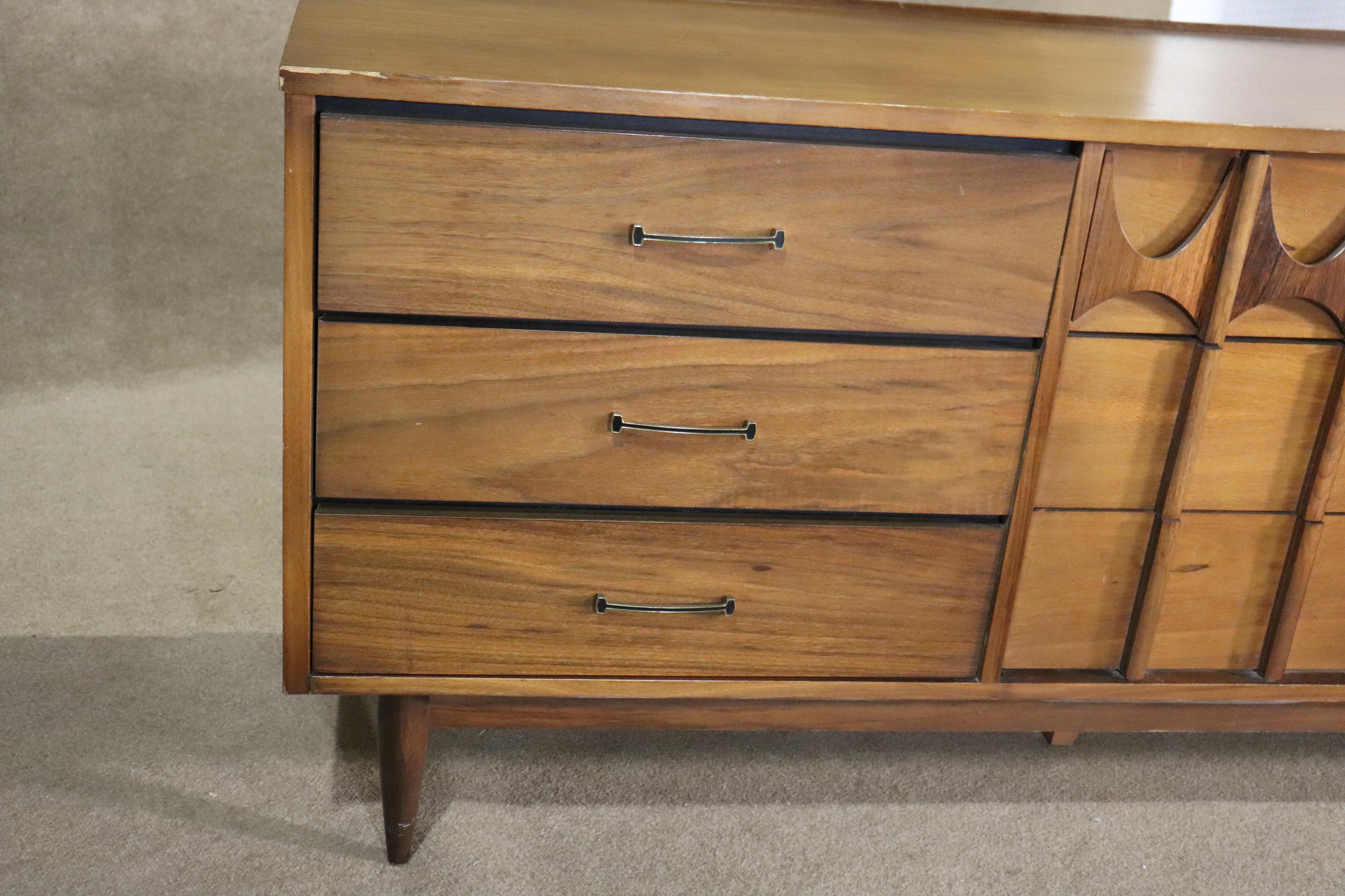 Long buffet 'Brasilia' de Kent Coffey en vente 2