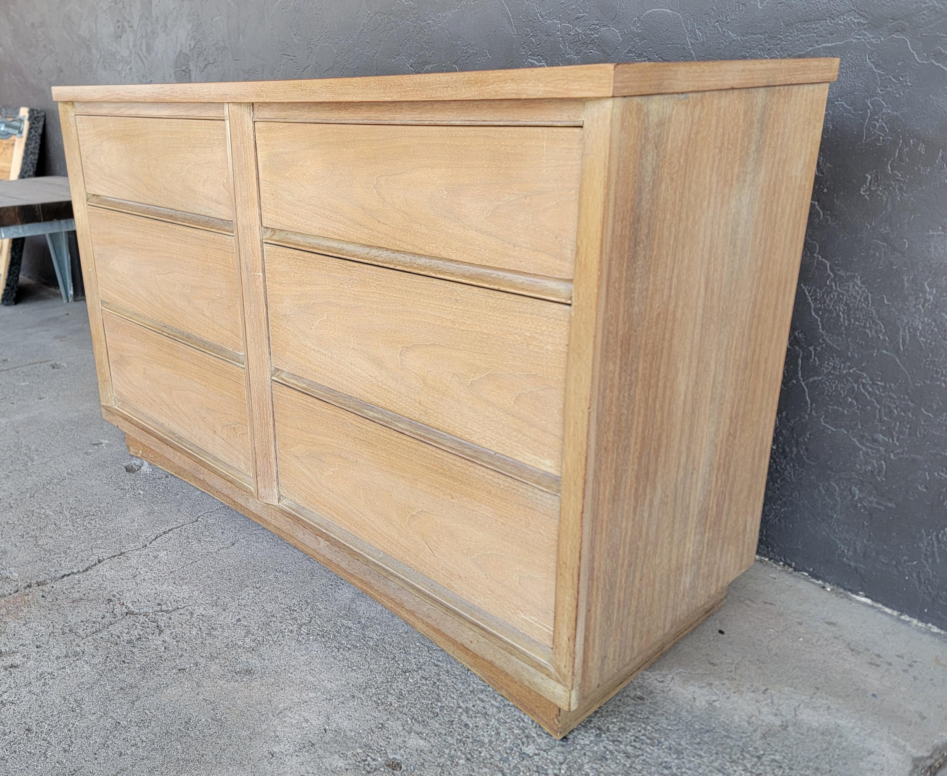 Kent Coffey Cerused Walnut Mid-Century Modern Low Dresser In Good Condition For Sale In Fulton, CA