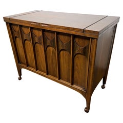 Kent Coffey Mid-Century Modern Bar / Drinks Serving Cart with Expandable Top