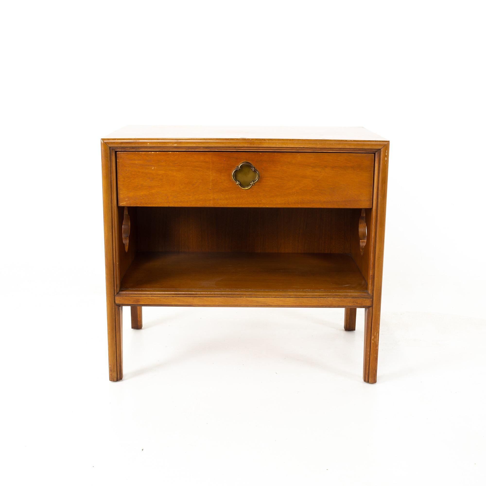 Kent Coffey Panorama Mid Century Walnut and Brass Nightstands, Pair In Good Condition In Countryside, IL