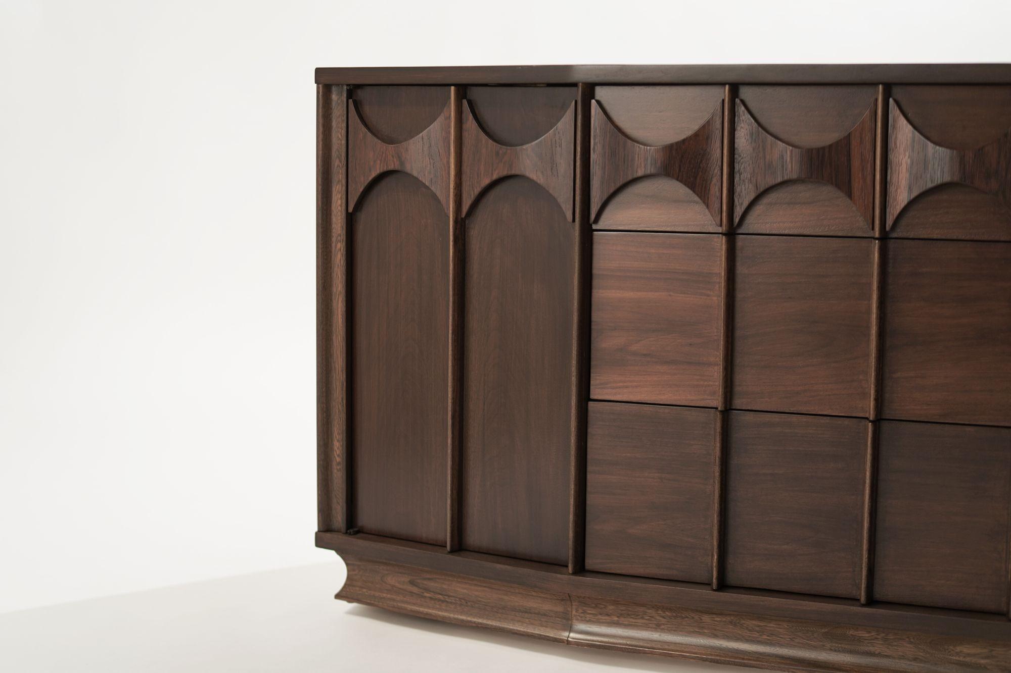 Kent Coffey Perspecta Kollektion Kommode aus Nussbaum und Rosenholz, ca. 1950er Jahre 3