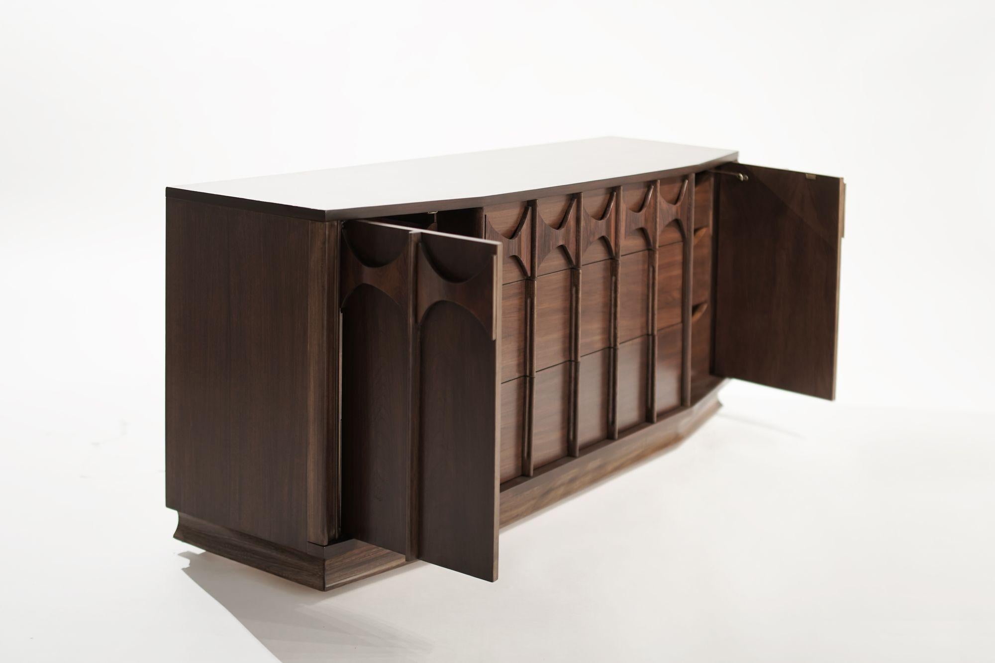 Kent Coffey Perspecta Collection Walnut and Rosewood Dresser, C. 1950s In Excellent Condition In Westport, CT