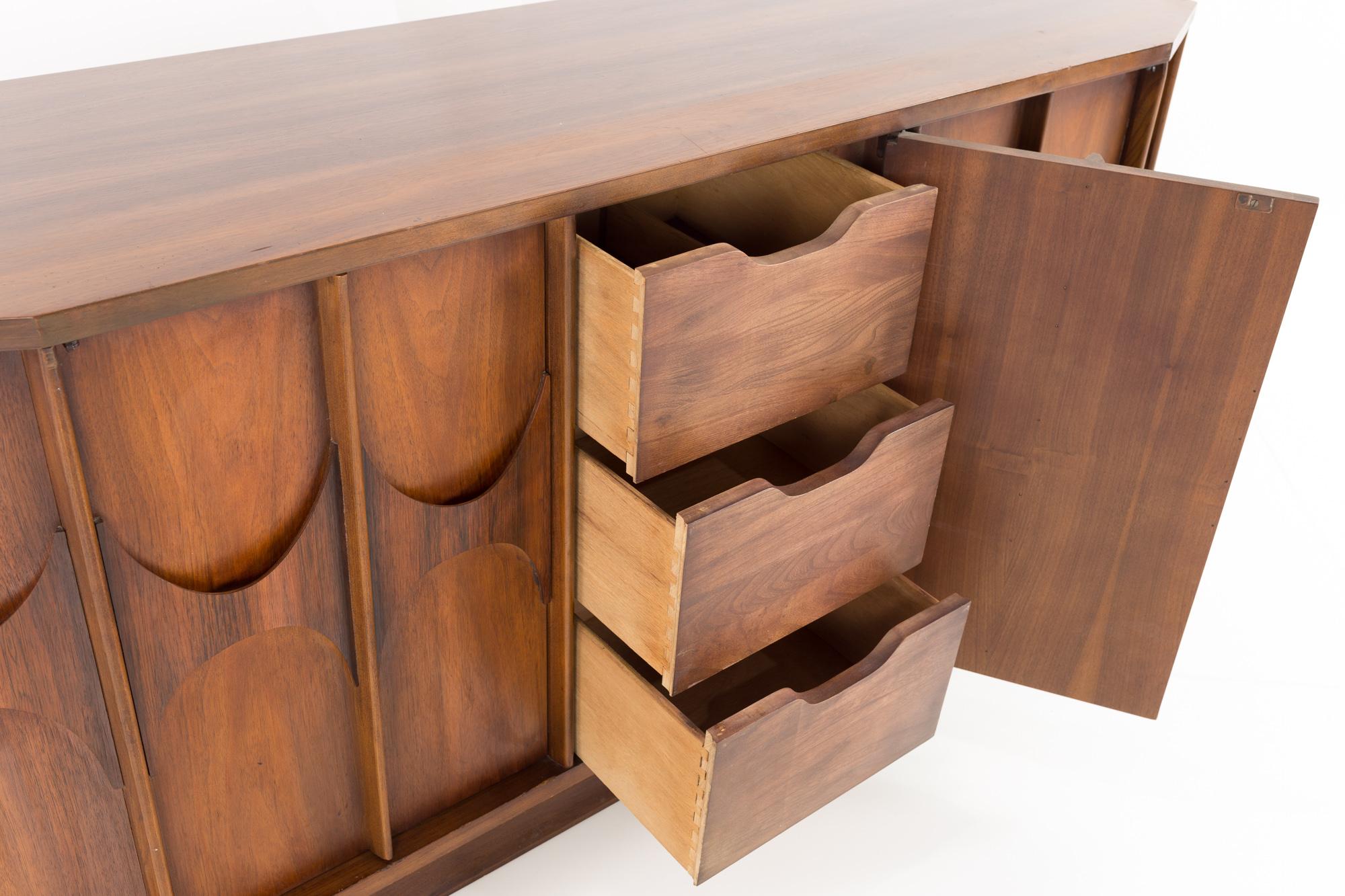 Kent Coffey Perspecta MCM Walnut and Rosewood China Cabinet Sideboard Buffet 7