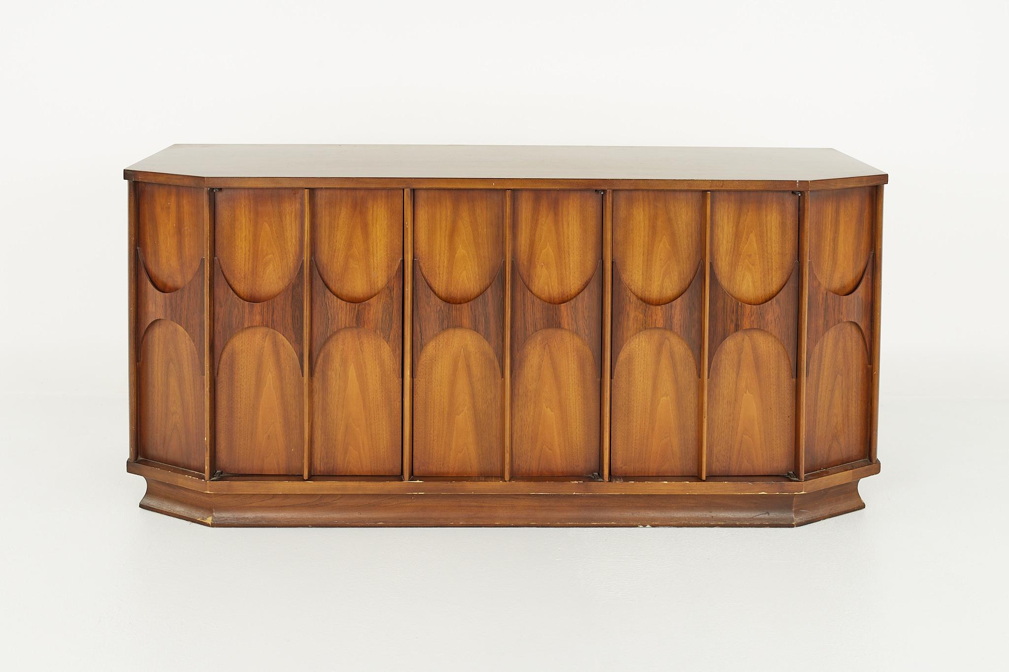 Kent Coffey Perspecta Mid Century Hexagonal Credenza

Credenza measures: 66 wide x 20 deep x 30 inches high

All pieces of furniture can be had in what we call restored vintage condition. That means the piece is restored upon purchase so it’s