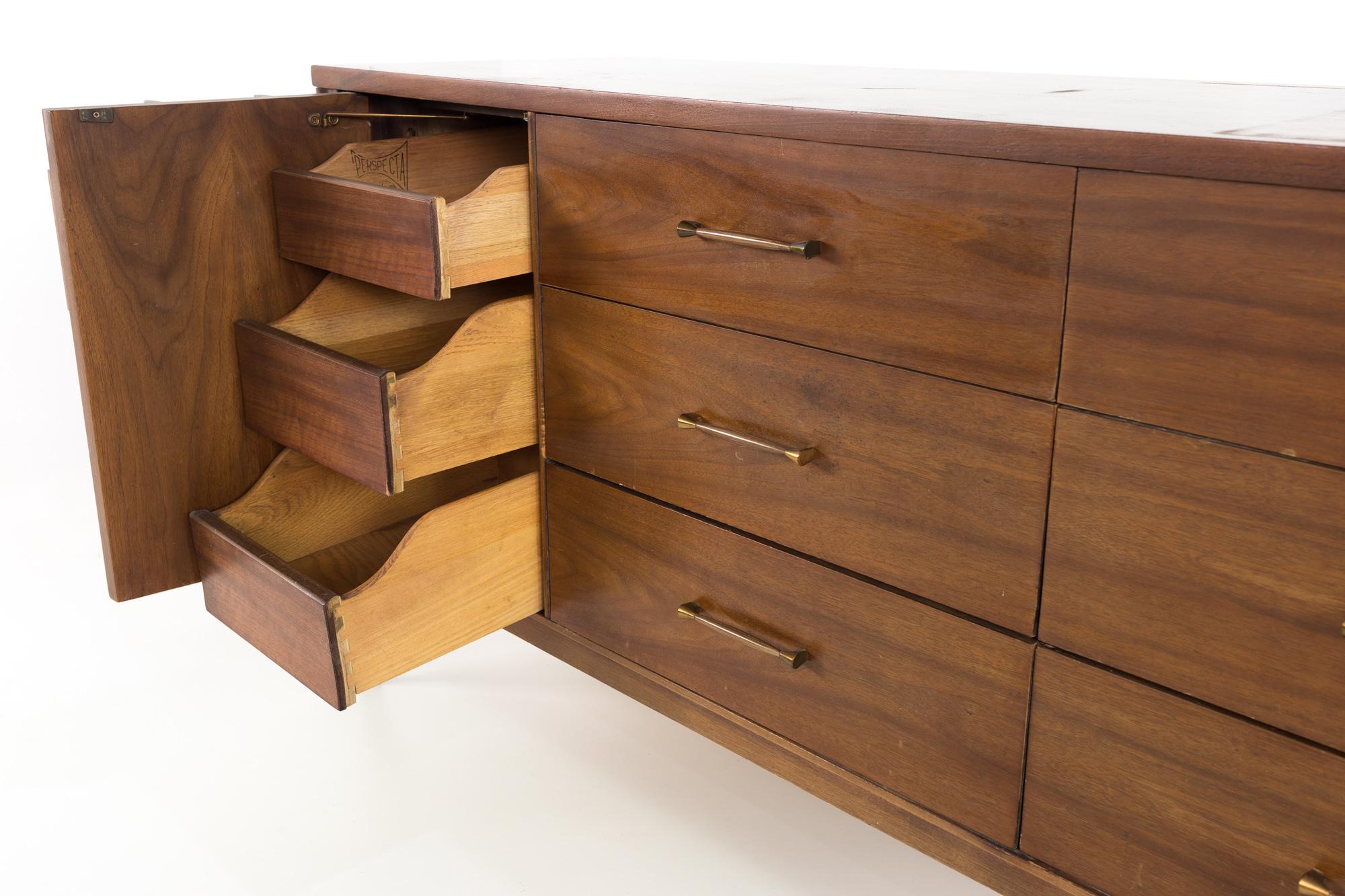 Kent Coffey Perspecta Mid Century Rosewood and Walnut 12 Drawer Lowboy Dresser In Good Condition In Countryside, IL