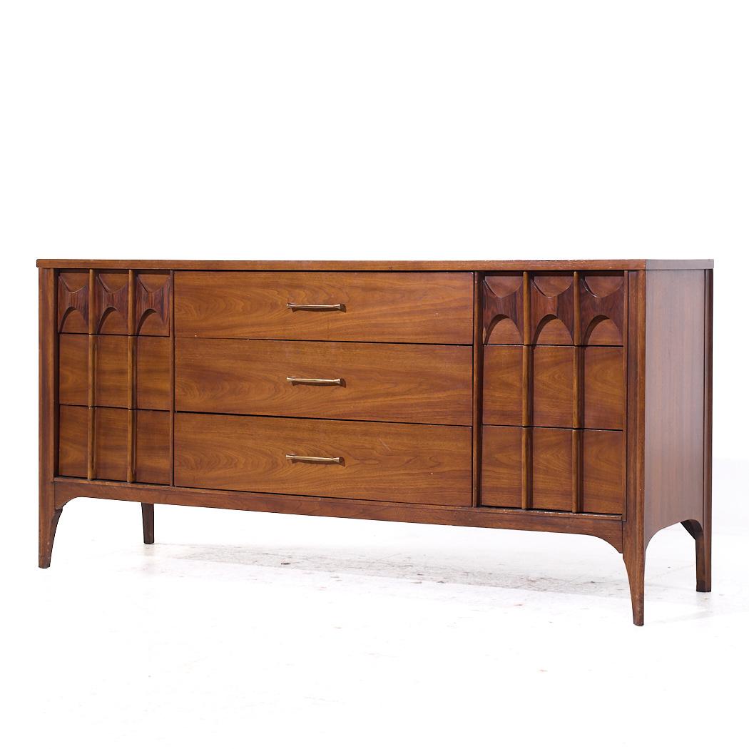 Mid-Century moderno Kent Coffey Perspecta, comò a 9 cassetti in legno di palissandro e noce del metà del secolo scorso in vendita