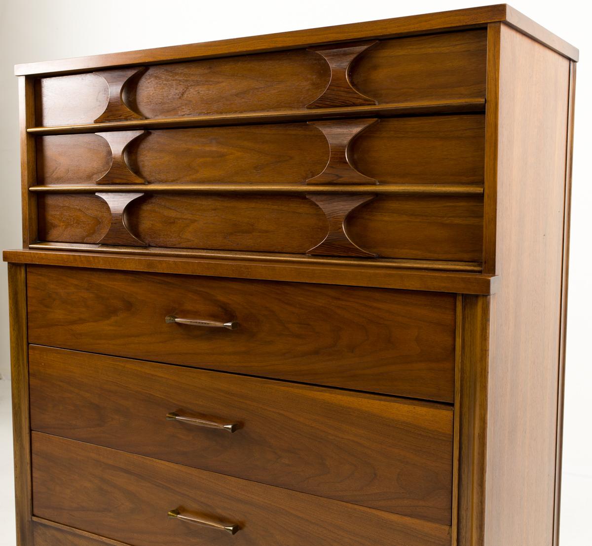 Mid-Century Modern Kent Coffey Perspecta Mid Century Walnut and Rosewood 5 Drawer Highboy Dresser For Sale