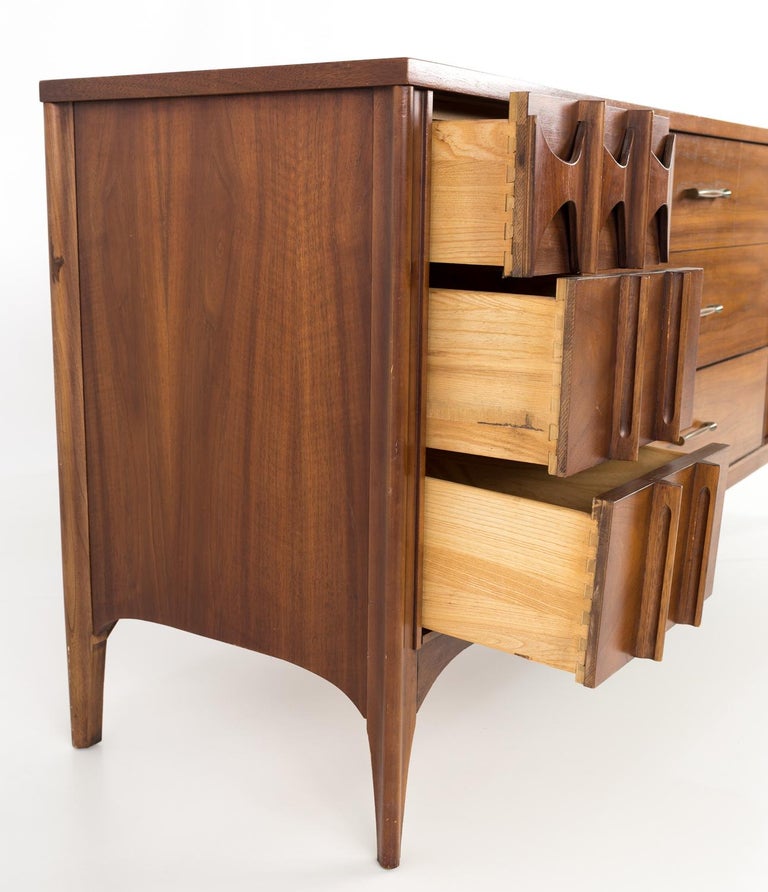 Late 20th Century Kent Coffey Perspecta Mid-Century Walnut and Rosewood 9 Drawer Lowboy Dresser For Sale