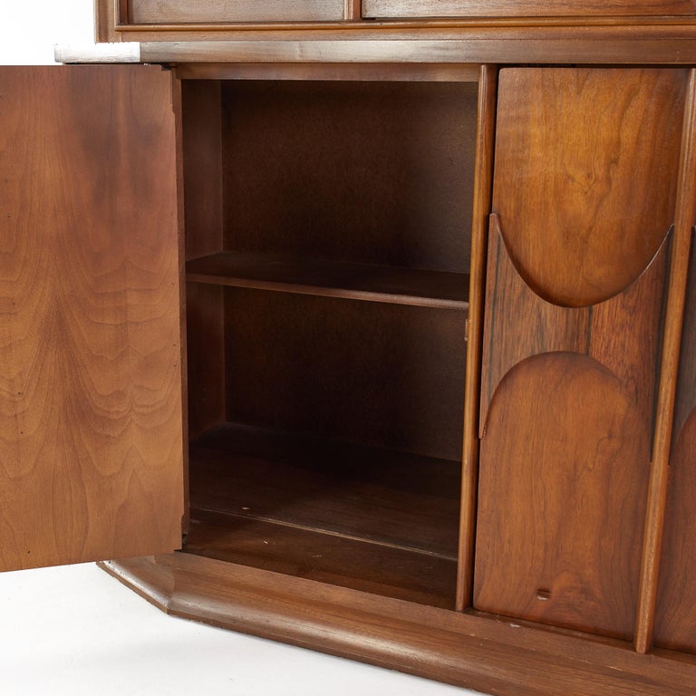 Kent Coffey Perspecta Mid-Century Walnut and Rosewood Buffet and Hutch For Sale 7