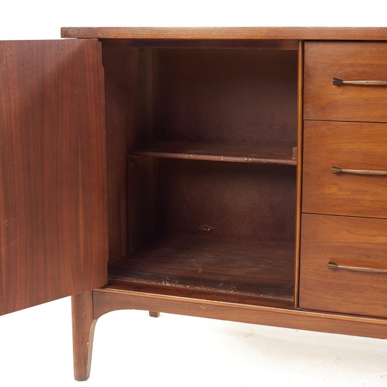Kent Coffey Perspecta Mid-Century Walnut and Rosewood Credenza For Sale 3