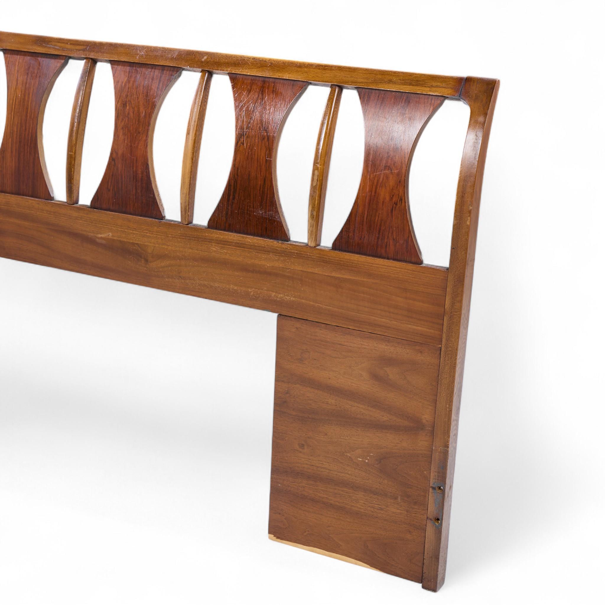 Kent Coffey Perspecta Mid Century Walnut and Rosewood King Headboard Bon état - En vente à Franklin Park, IL