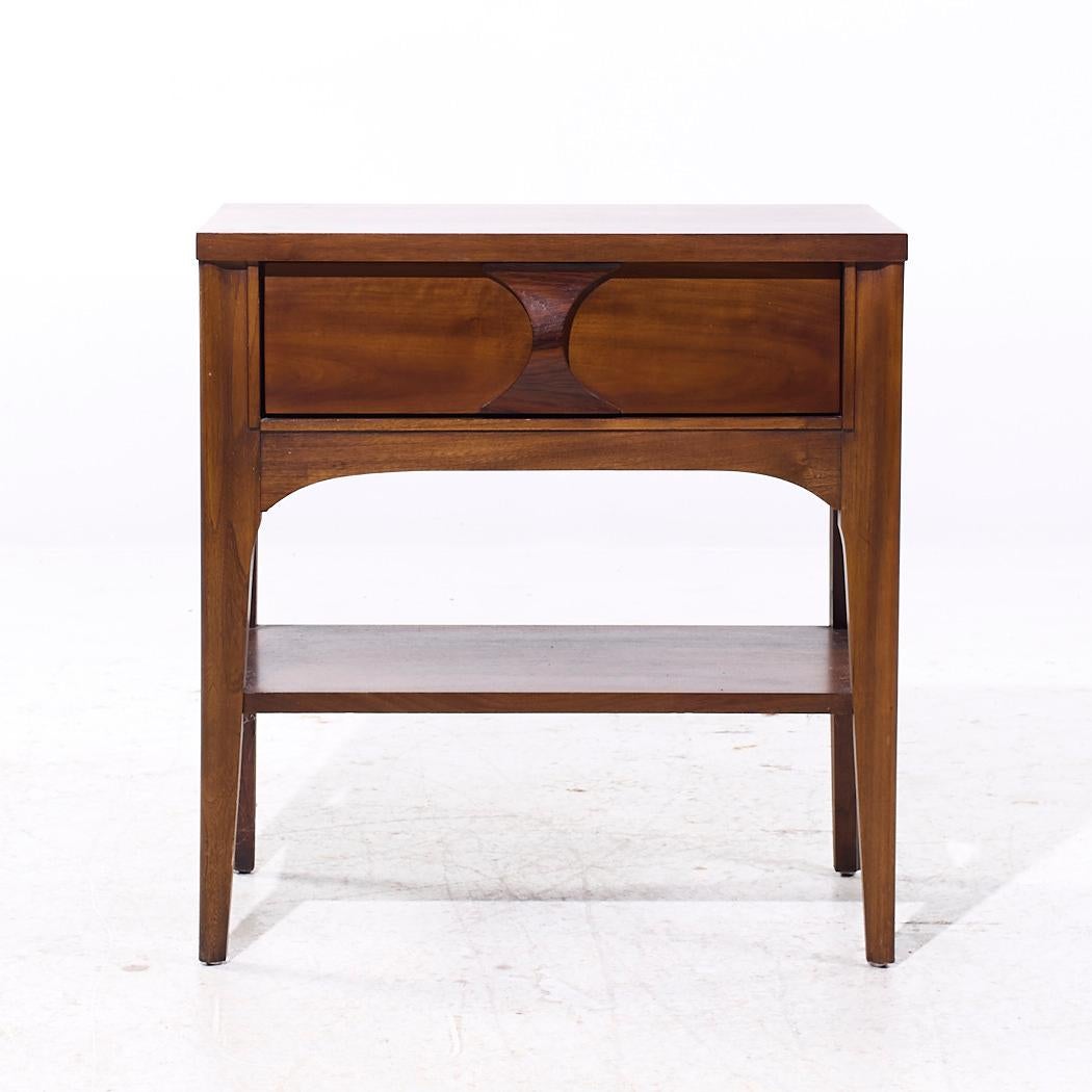 Kent Coffey Perspecta Mid Century Walnut and Rosewood Nightstands - Pair In Good Condition For Sale In Countryside, IL