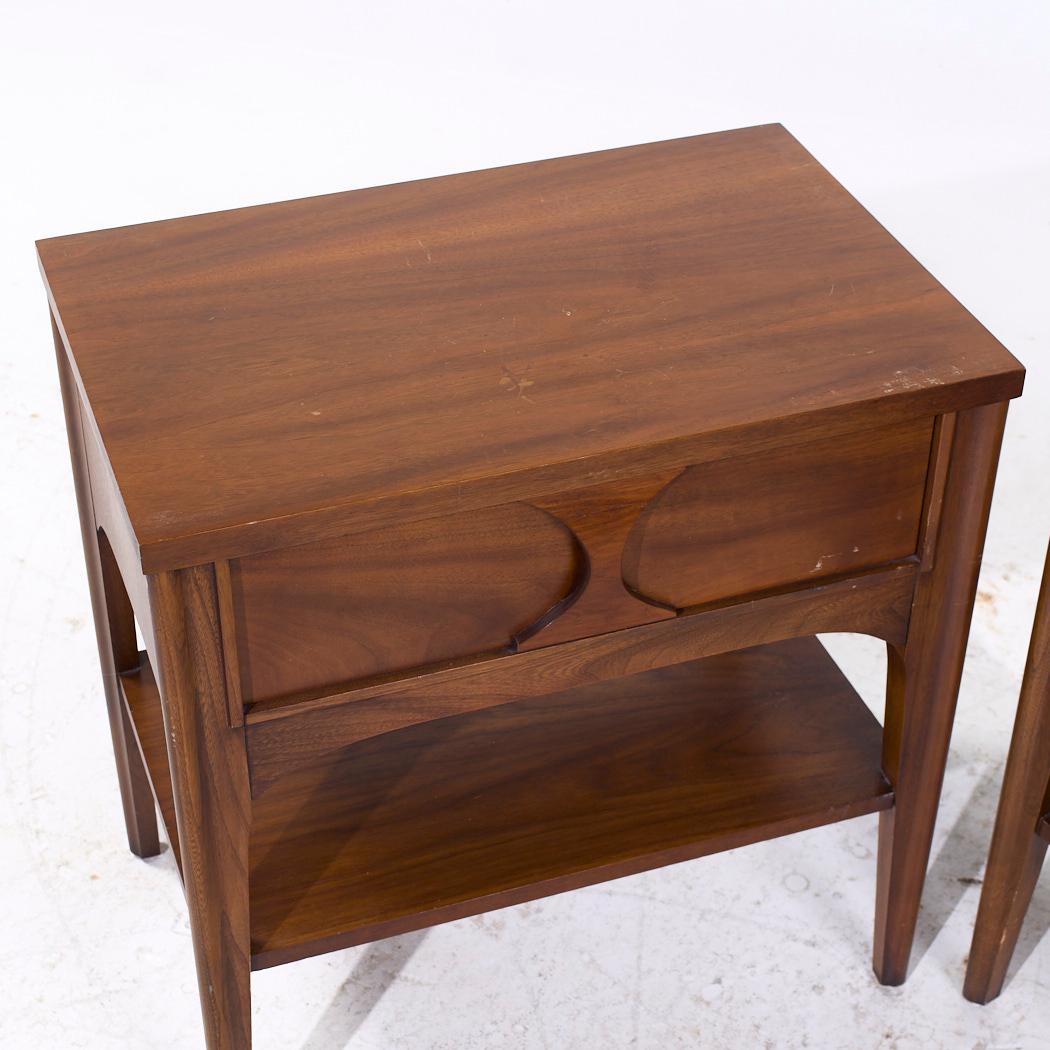 Kent Coffey Perspecta Mid Century Walnut and Rosewood Nightstands - Pair For Sale 3