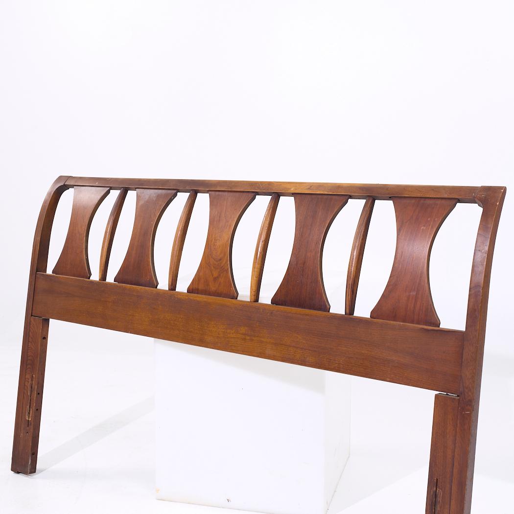 Kent Coffey Perspecta Mid Century Walnut and Rosewood Queen Headboard In Good Condition For Sale In Countryside, IL