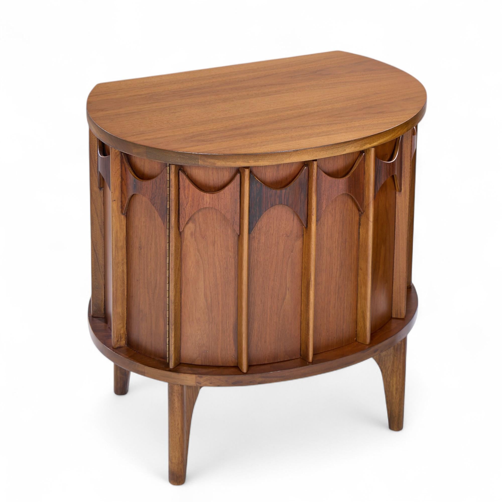 Paire de tables de nuit Perspecta Mid Century en noyer et plateau en palissandre - Paire en vente 4