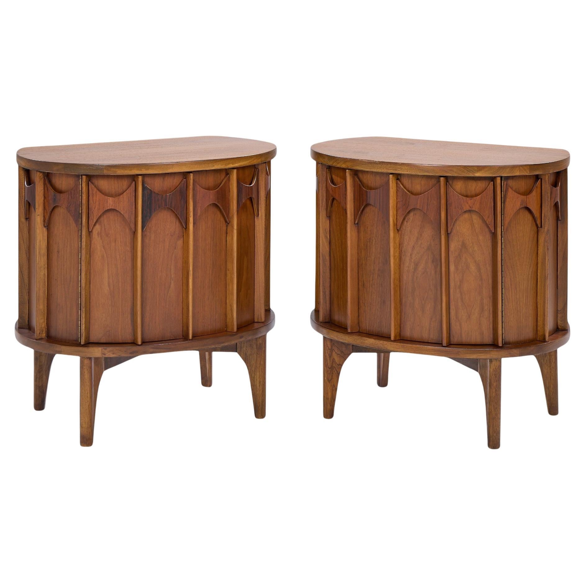 Paire de tables de nuit Perspecta Mid Century en noyer et plateau en palissandre - Paire en vente