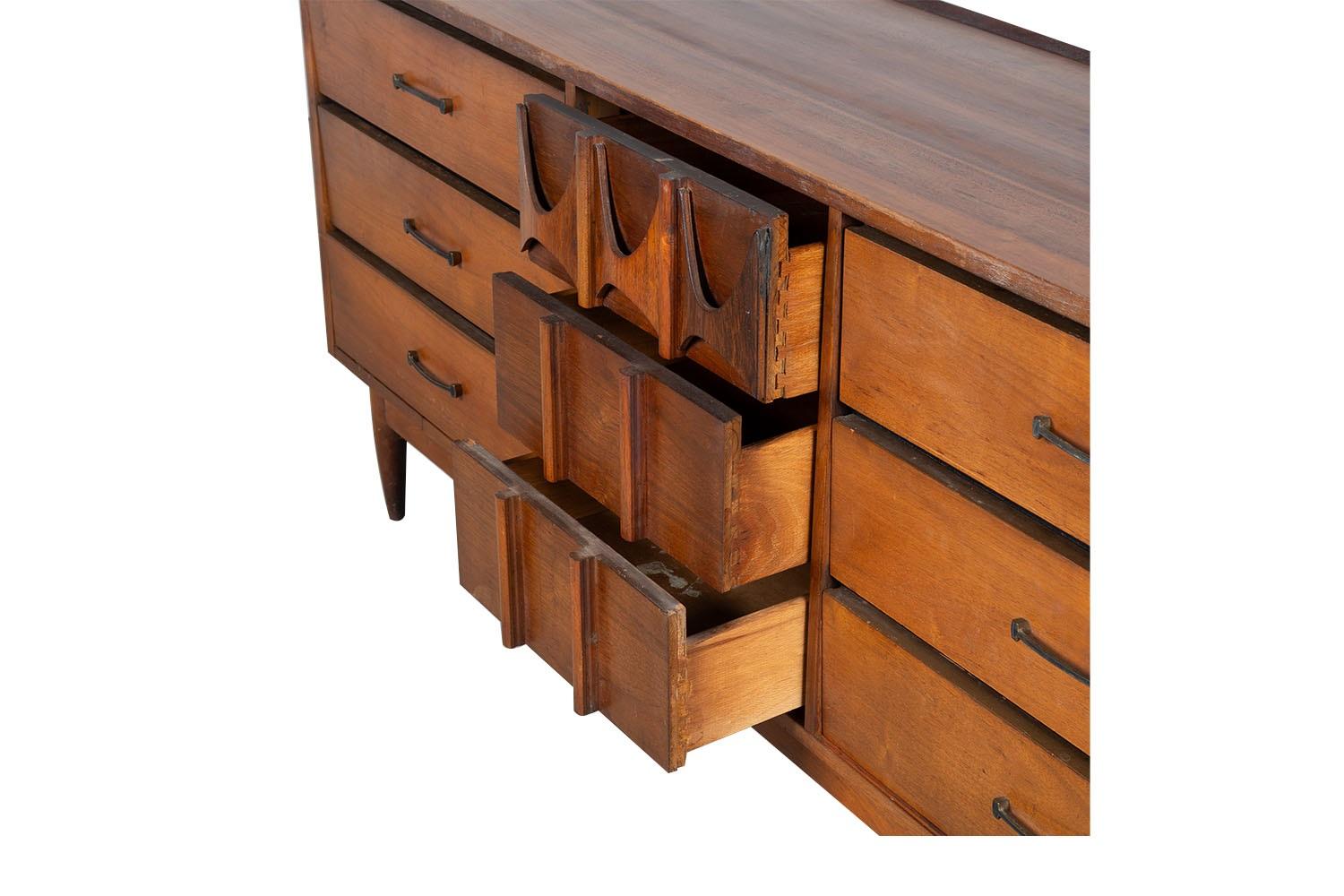 Late 20th Century Kent Coffey Perspecta Triple Dresser Credenza Mid-Century Modern For Sale