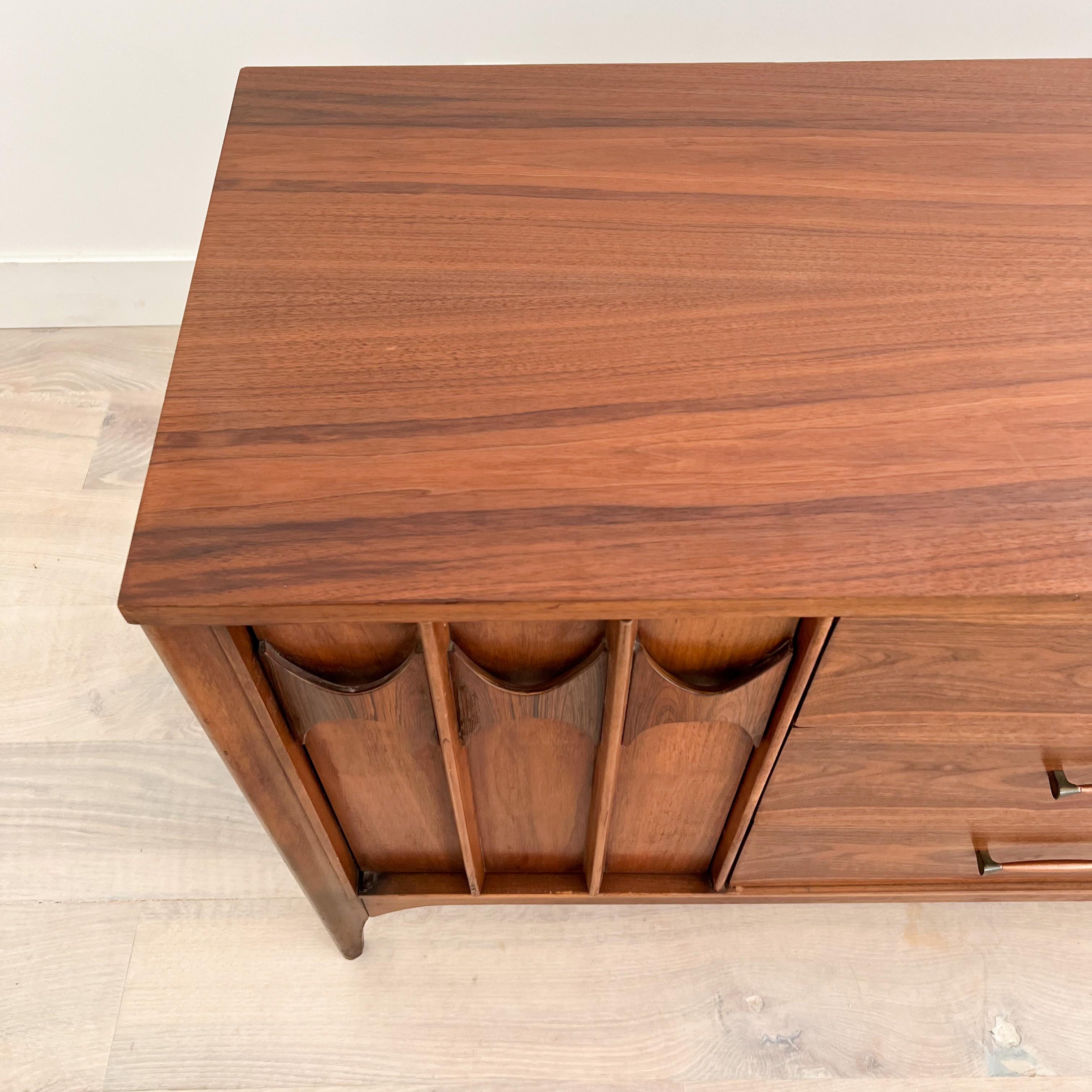 Kent Coffey Perspecta Walnut and Rosewood 12 Drawer Dresser In Good Condition In Asheville, NC