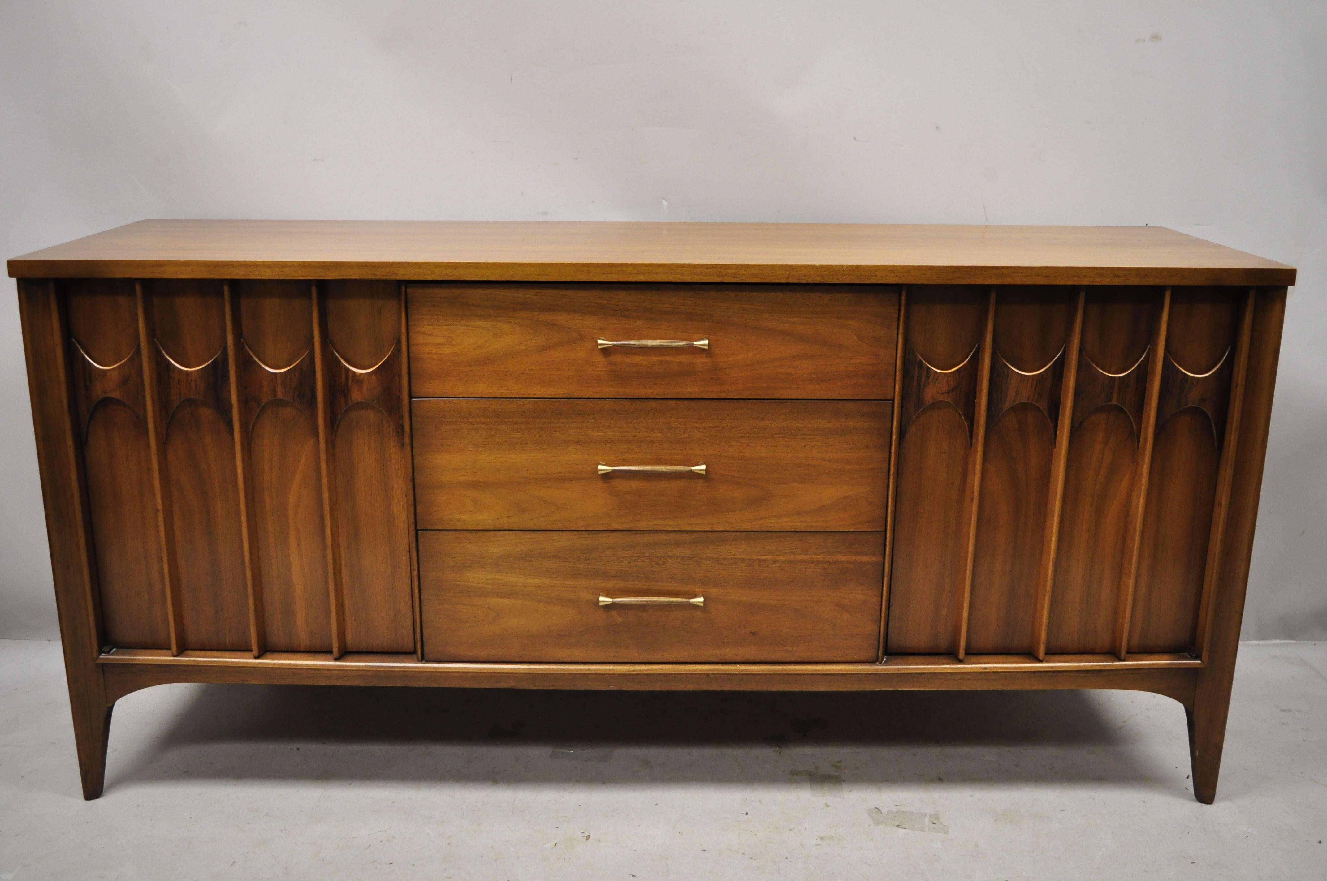 Kent Coffey Perspecta Walnut and Rosewood Credenza Cabinet Buffet Sideboard 3