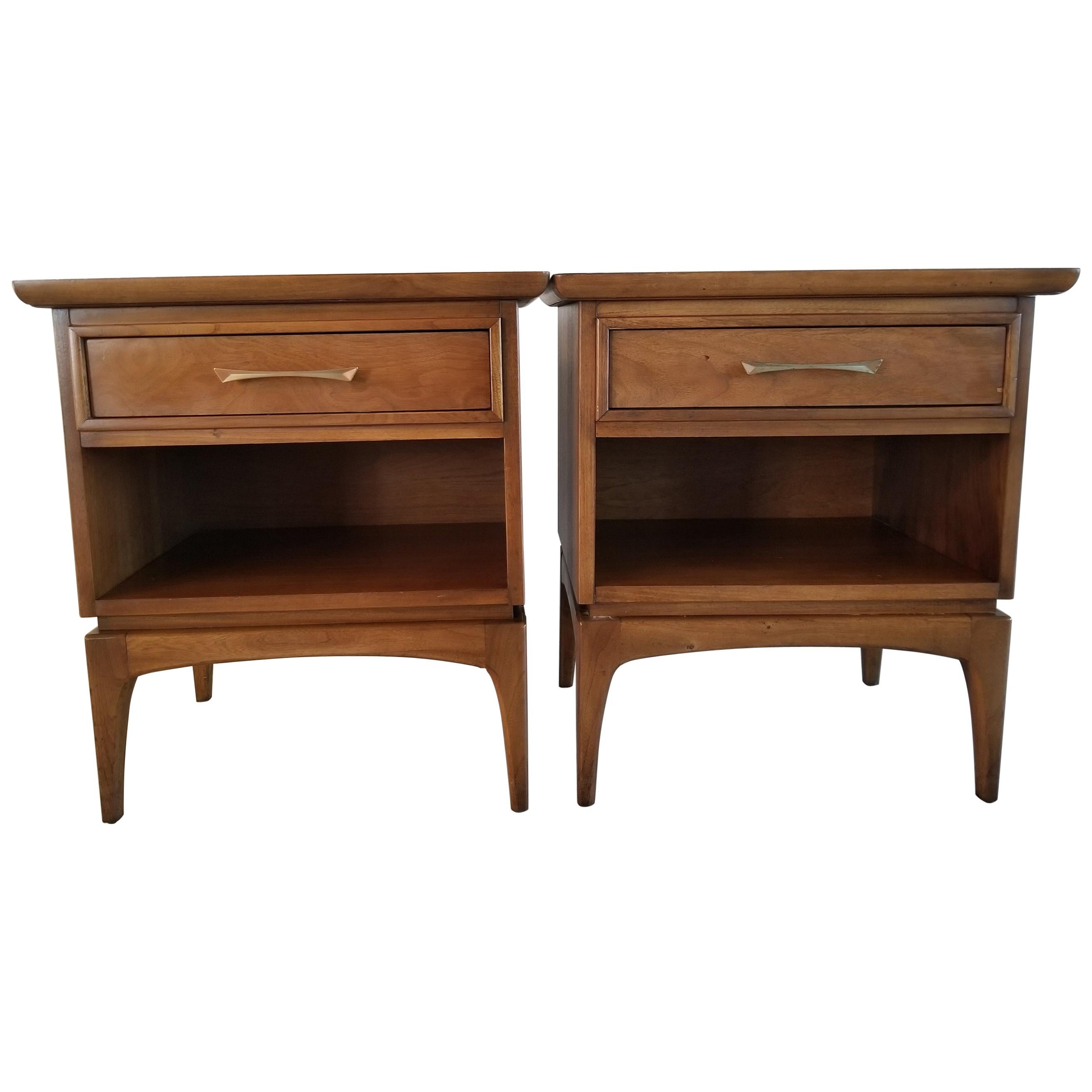 Kent Coffey Proper Walnut Wharton Nightstands End Tables North Carolina, 1960s 