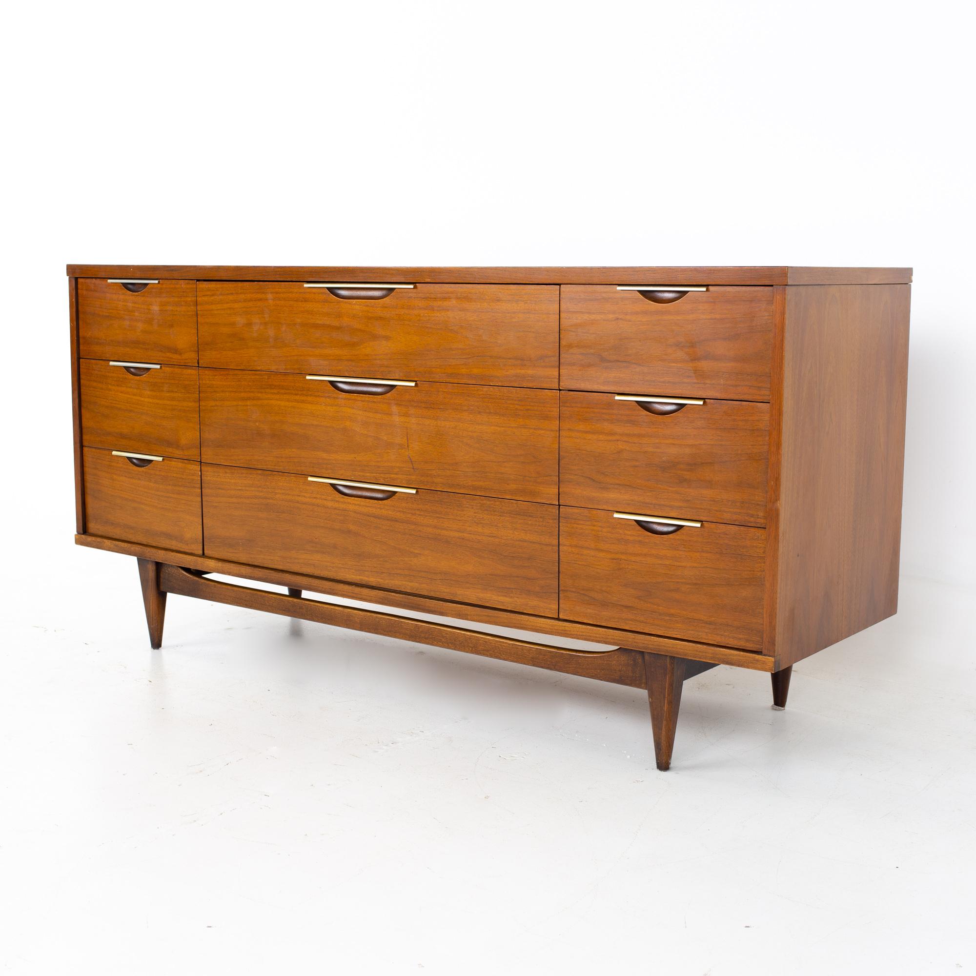 kent coffey 9 drawer dresser