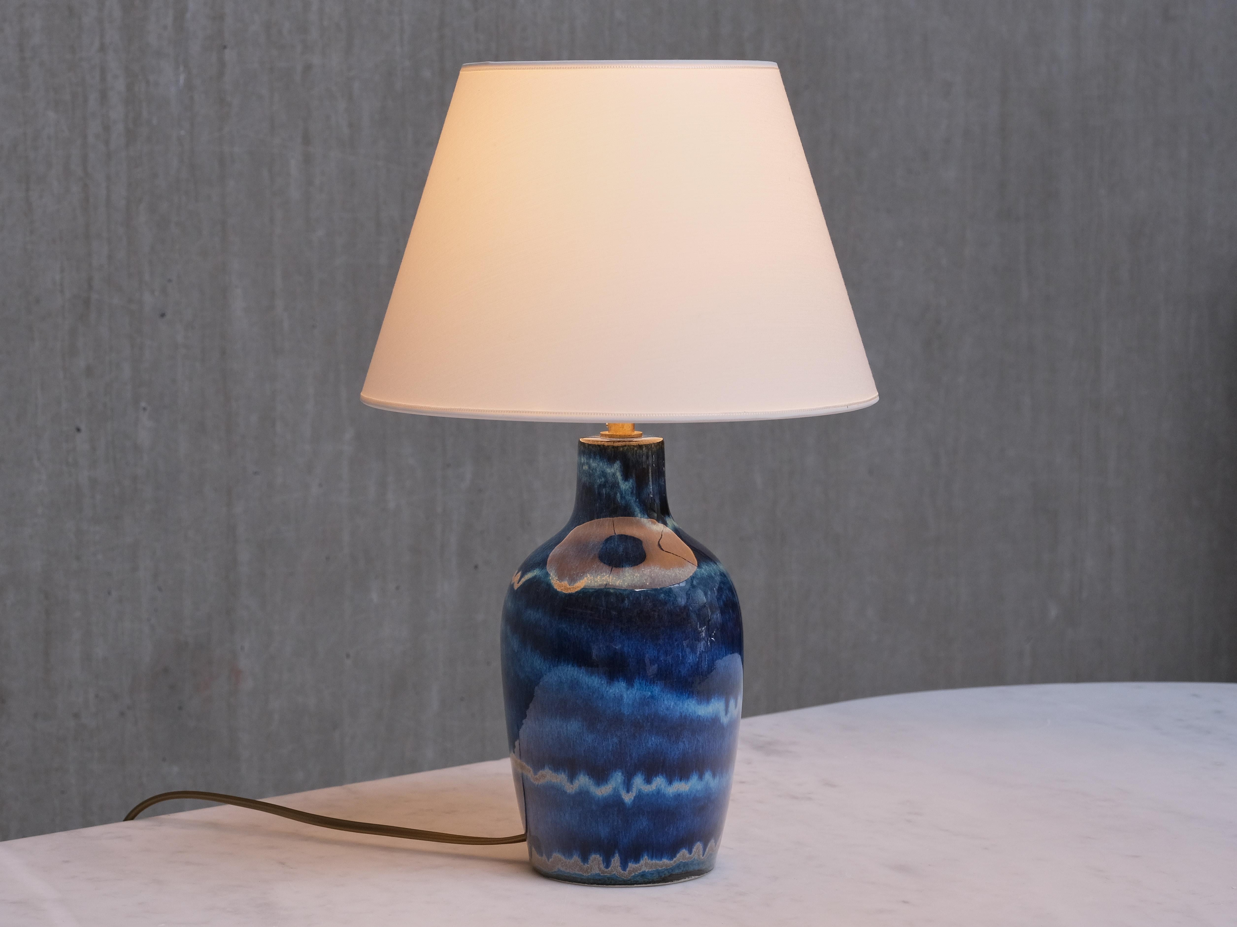 Lampe de table Kent Eriksson en émail bleu dégradé, Designhuset, Suède, années 1970 en vente 1