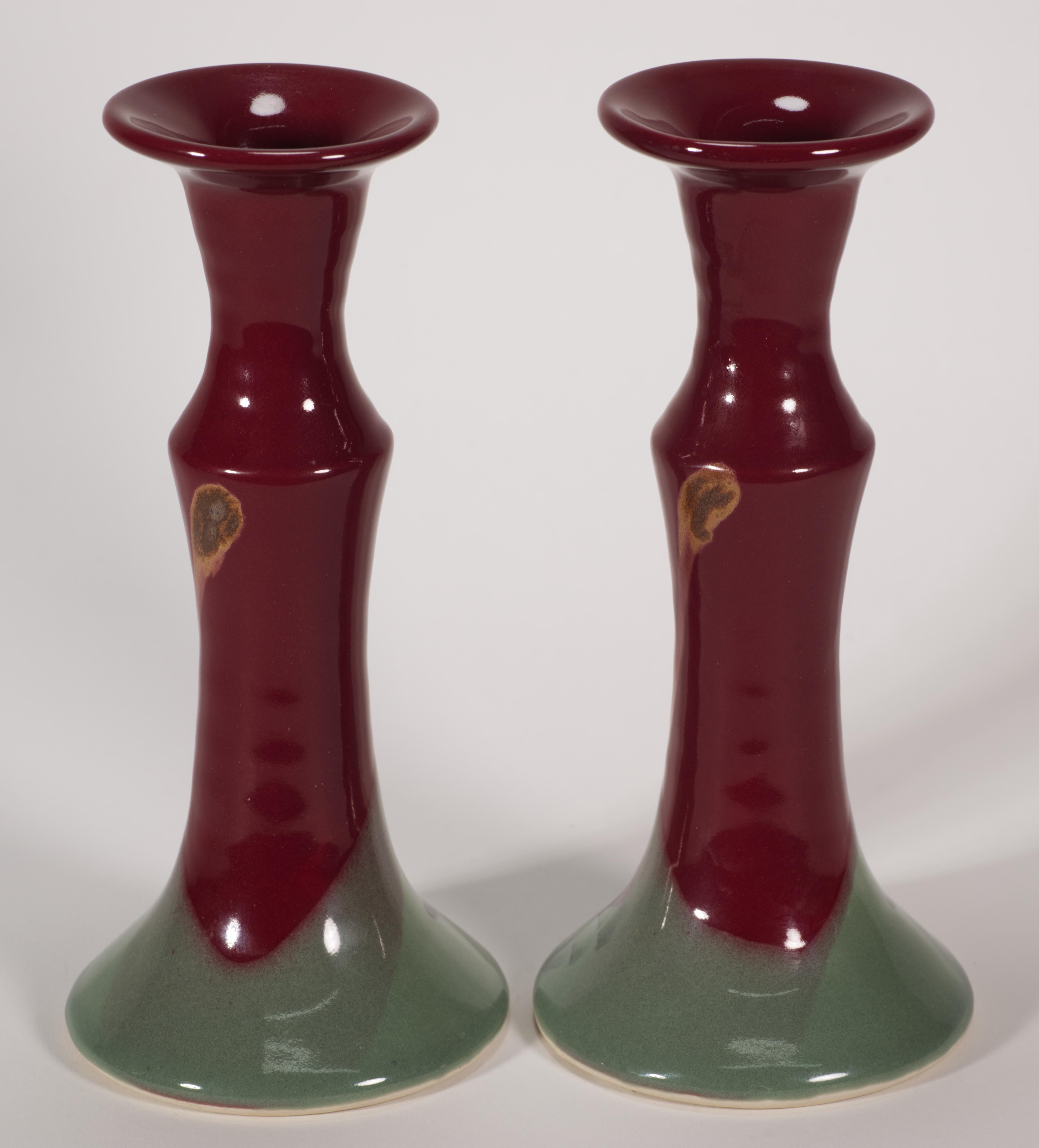 Ceramica Coppia di candelieri organici moderni in ceramica di Kent Follette, ceramica d'arte americana in vendita