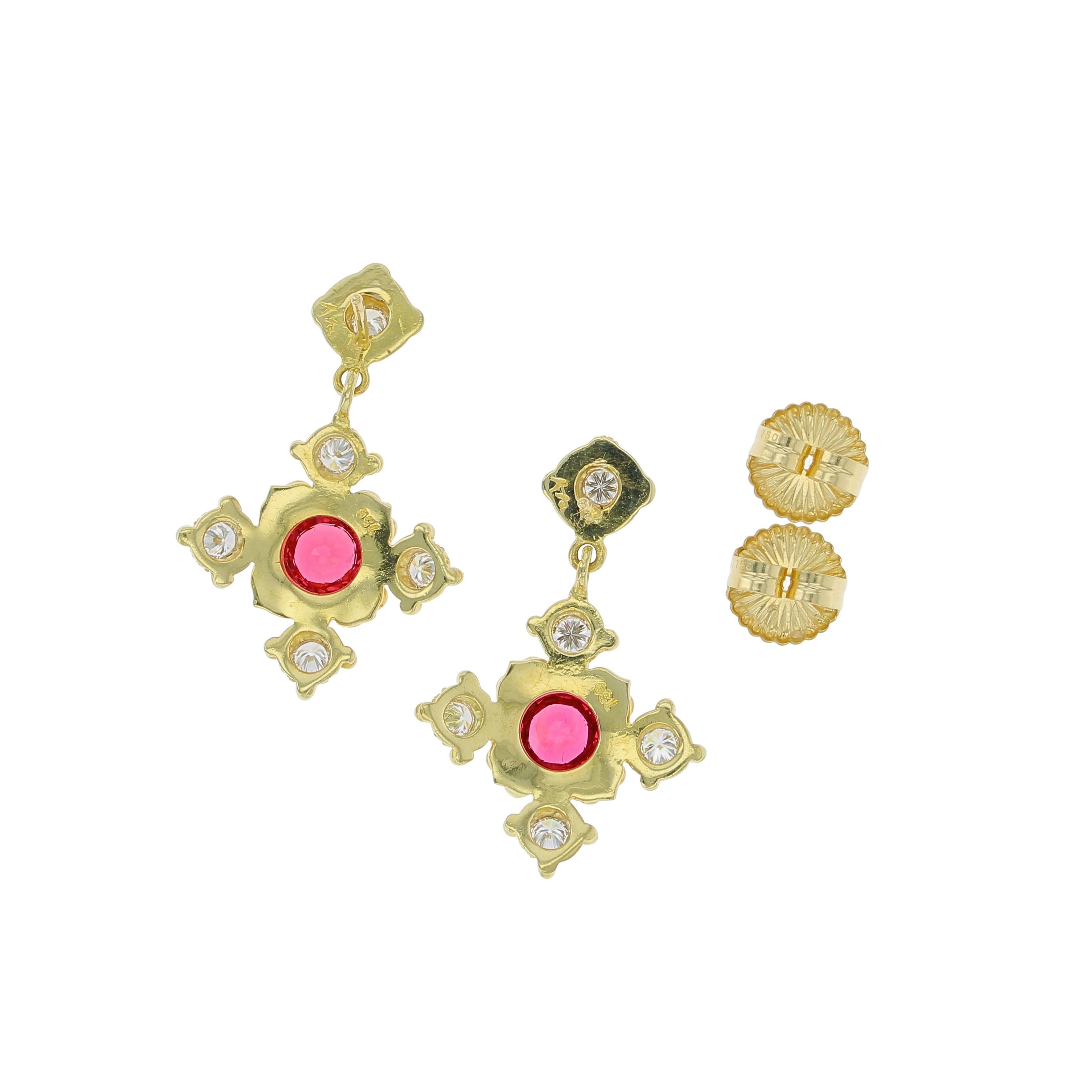 Taglio rotondo Kent Raible 18 Karat Gold Earrings with Red Spinel, Diamonds and Granulation in vendita
