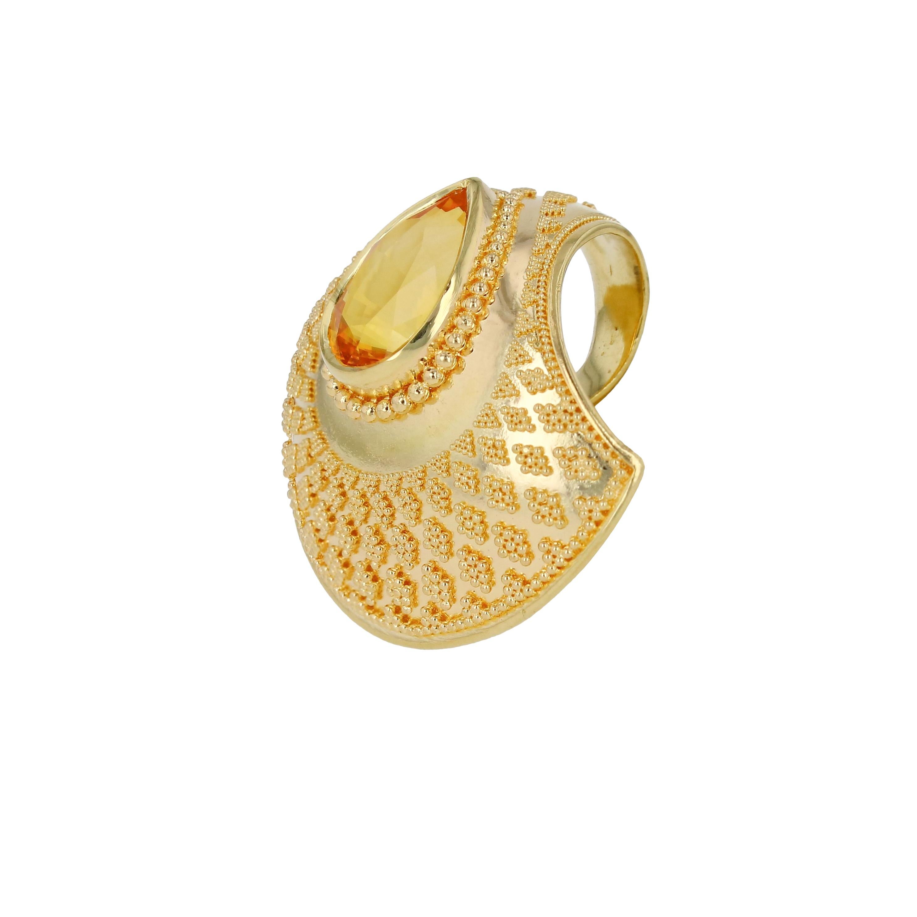 Kent Raible 18 Karat Gold Golden Sapphire Shell Pendant with fine Granulation In New Condition For Sale In Mossrock, WA