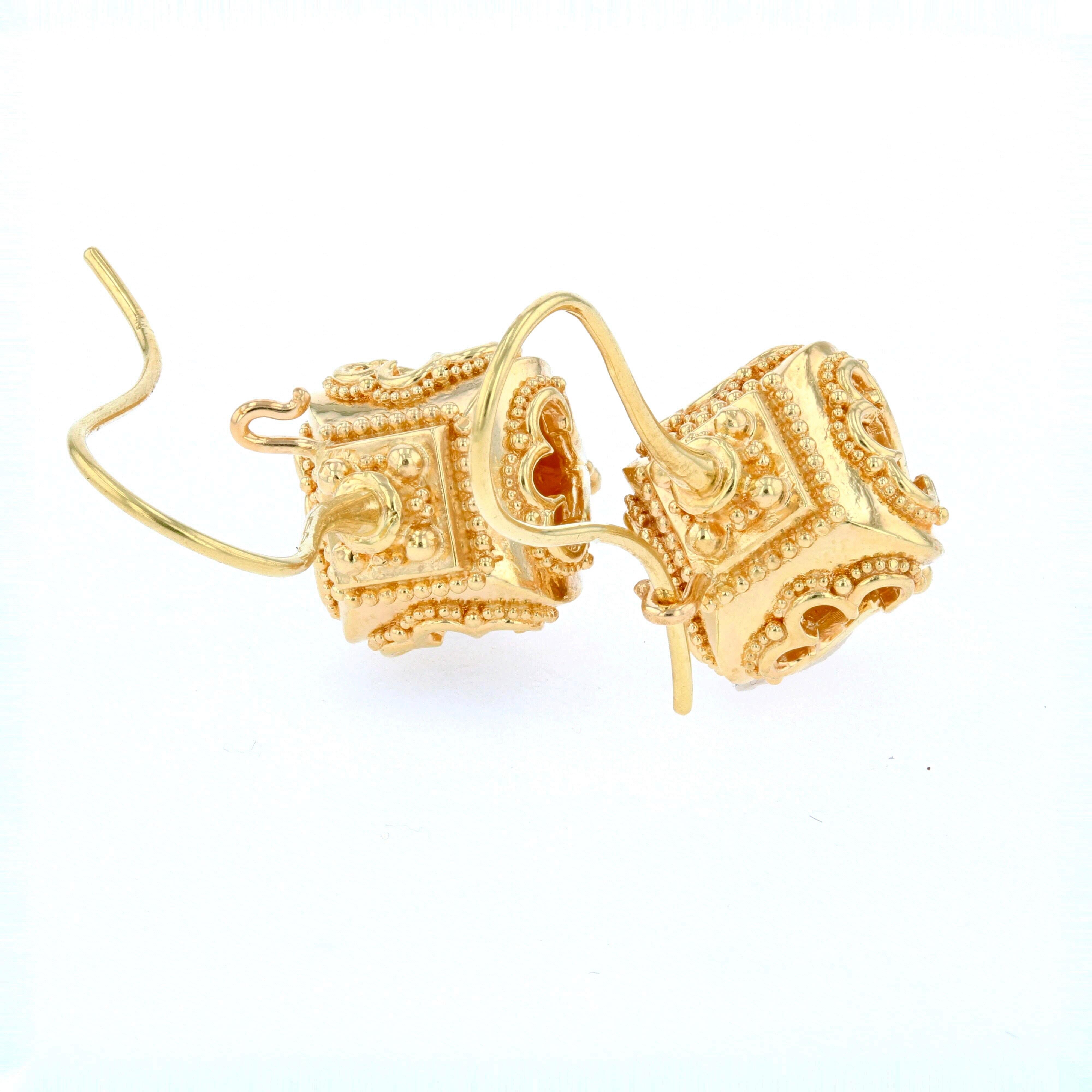 Kent Raible 18 Karat Gold 'Lantern Earrings' with Granulation Detail In New Condition For Sale In Mossrock, WA
