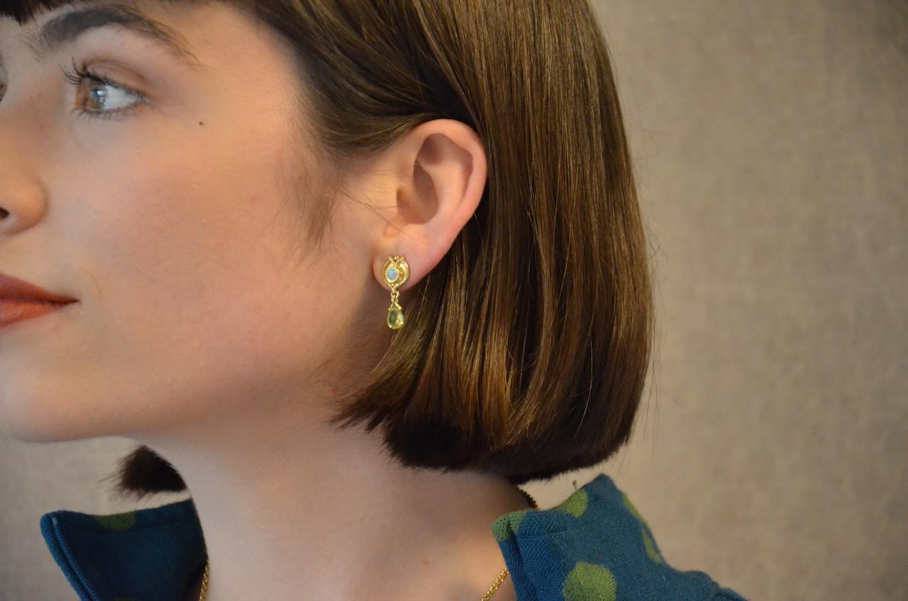 Artisan Kent Raible 18 Karat Gold Opal and Chrysoberyl Drop Earrings with Granulation For Sale