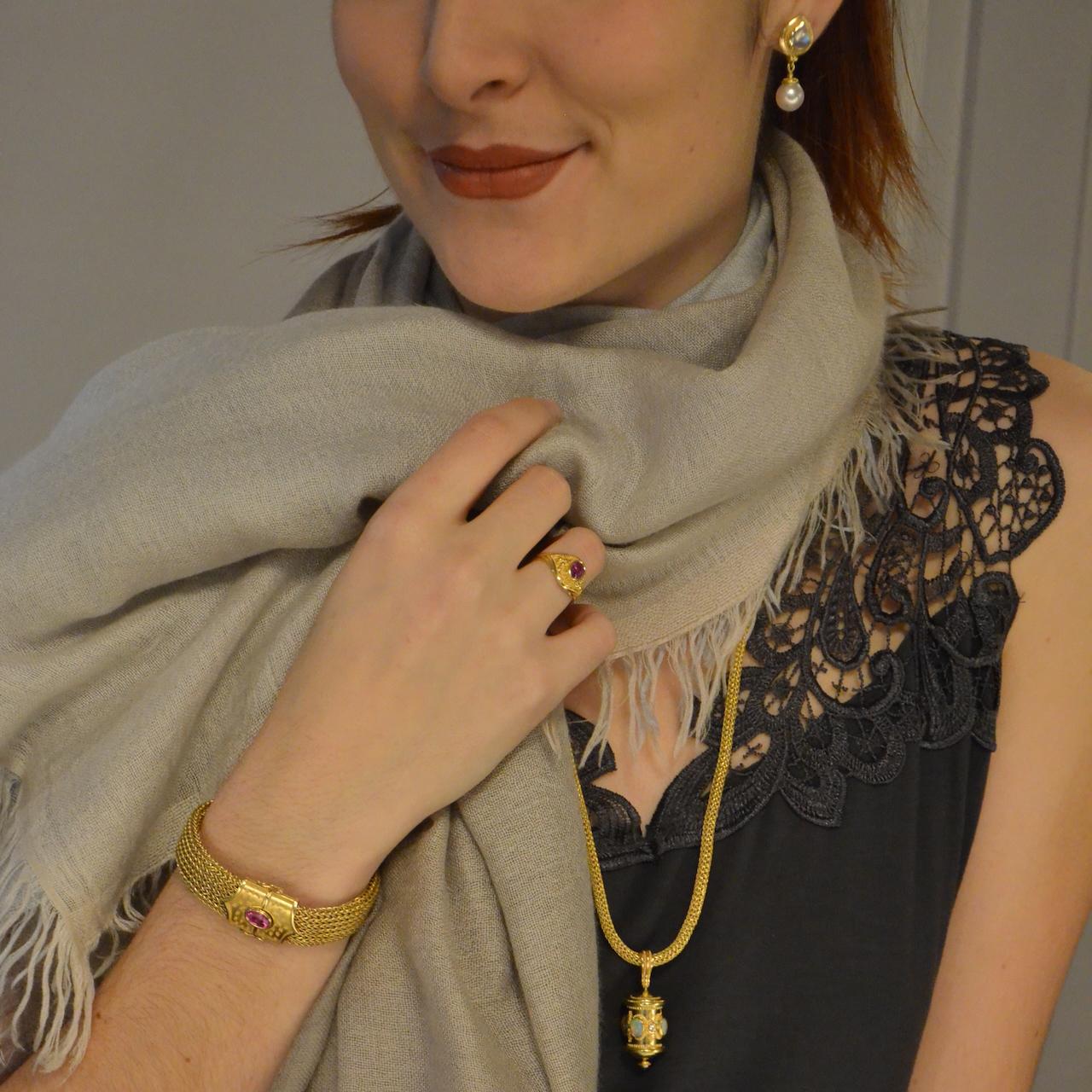 Artisan Kent Raible 18 Karat Gold Pink Sapphire Woven Chain Bracelet with Granulation For Sale