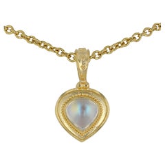 18 Karat Gold Rainbow Moonstone Pendant with Granulation